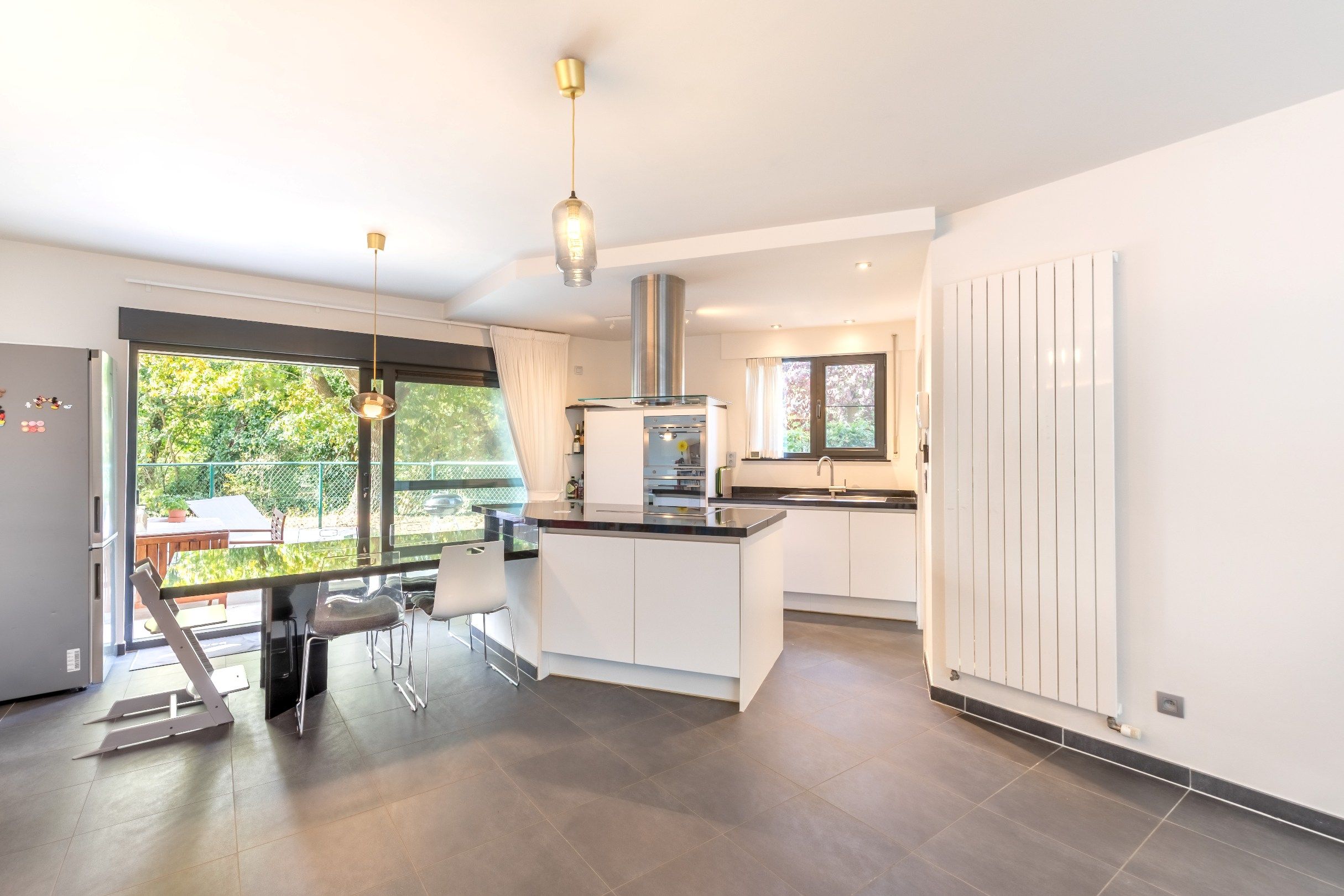 Ruime gezinswoning in perfecte staat van onderhoud! foto {{pictureIndex}}