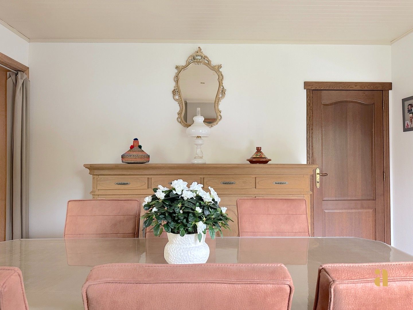 Gezinswoning met optie voor zelfstandige en prachtig uitzicht foto 10