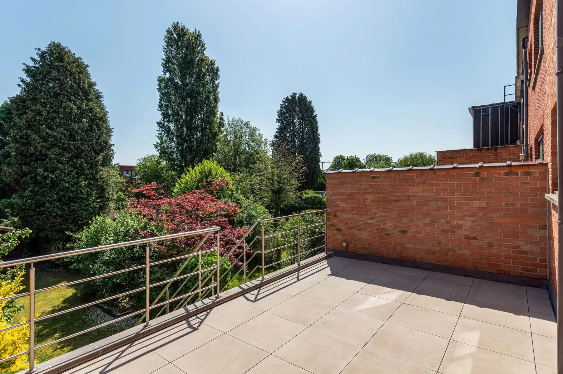 Verzorgde beletage met diepe tuin en ligging nabij het centrum foto 4