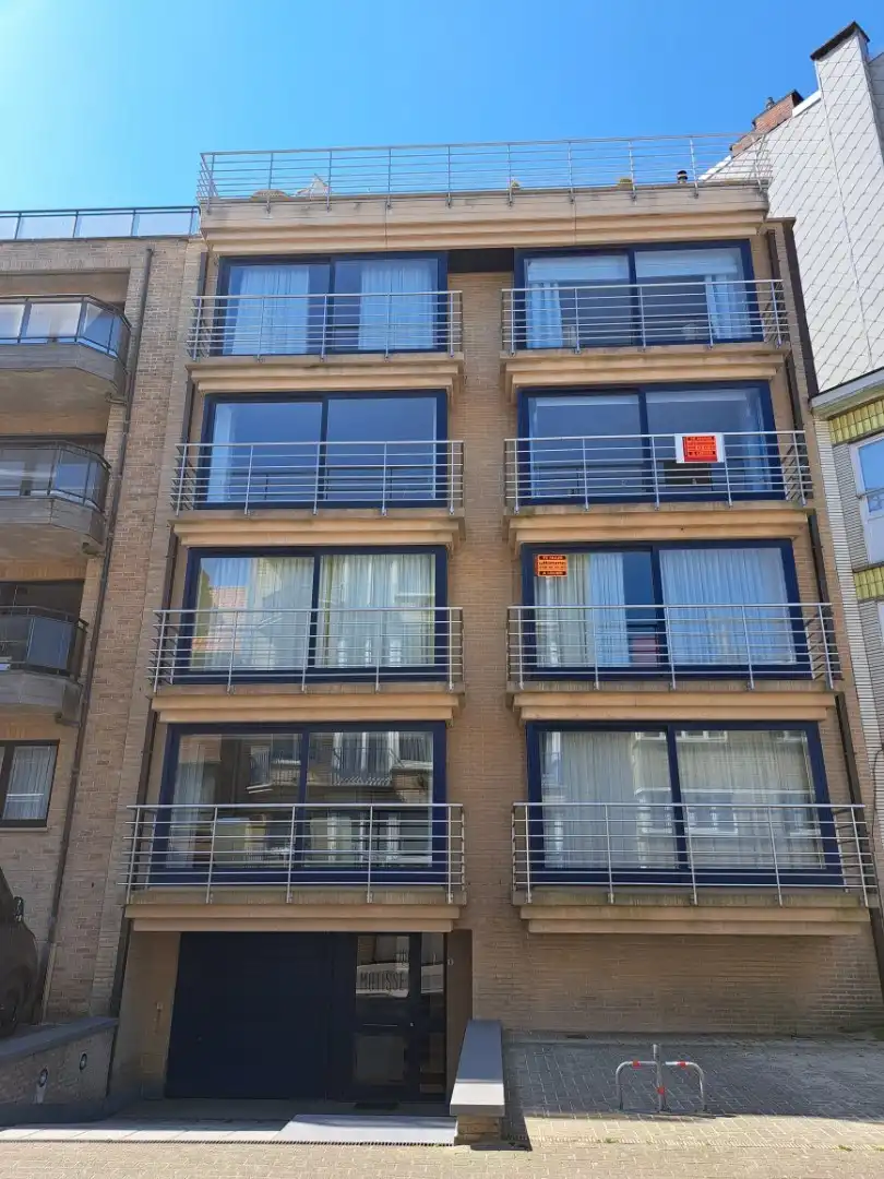 MODERN 2 SLAAPKAMERAPPARTEMENT MET ZIJDELINGS ZEEZICHT foto {{pictureIndex}}