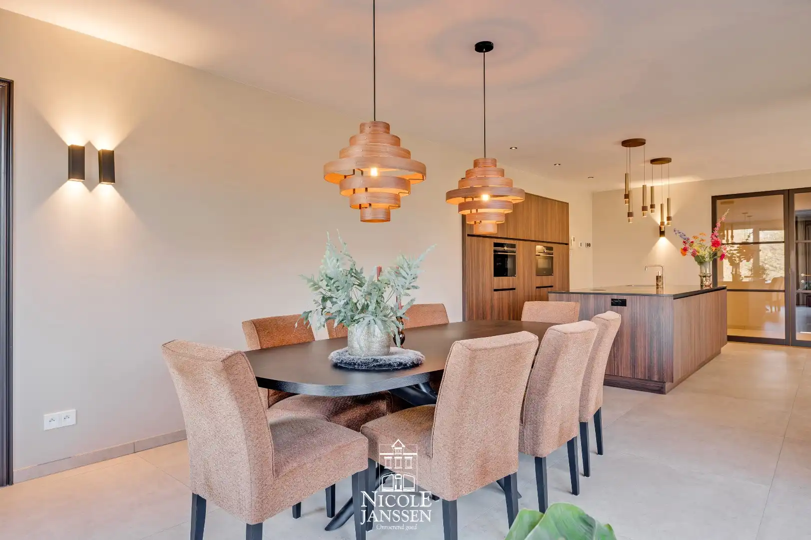 Prachtig luxueus appartement met 2 slaapkamers, kantoorruimte en ondergrondse garage foto 7