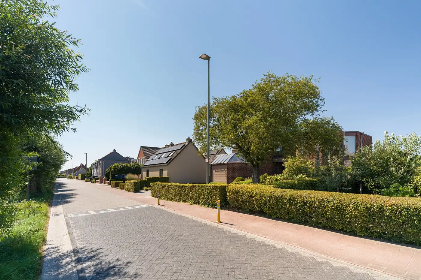 Top gelegen, ruime, vrijstaande woning met 3 slpk., garage en prachtige tuin foto 46