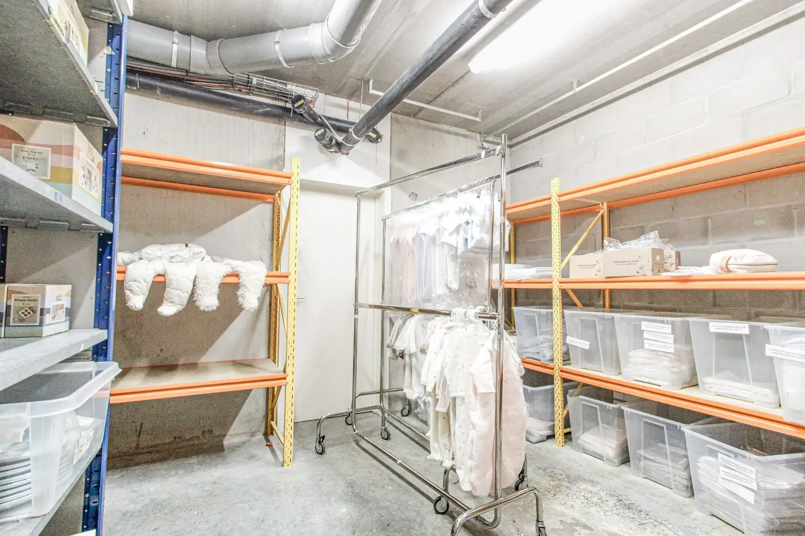 Zeer centraal gelegen handelspand op Lippenslaan 207, 306m² glv plus mezzanine, kelder en garage foto 21