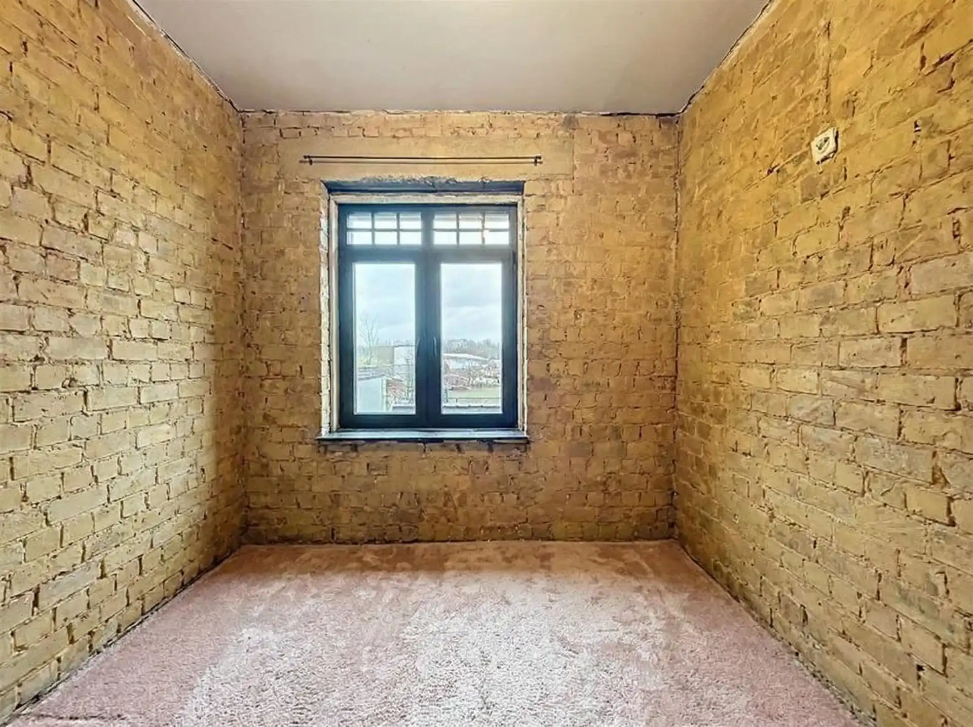 half open bebouwing met 3 slaapkamers, zwembad en garage op perceel van 312m²  foto 13