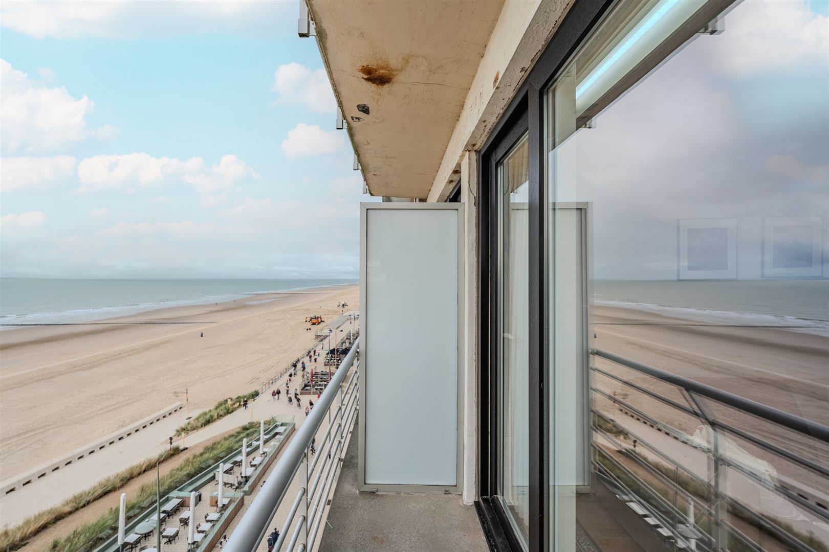 appartement met frontaal zeezicht foto 7