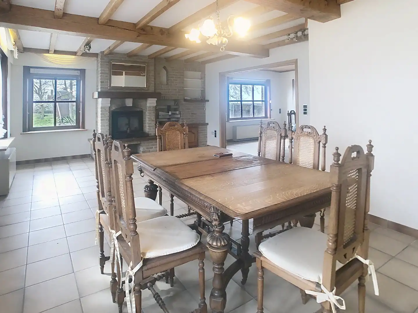 Verzorgde,  alleenstaande woning met alle voorzieningen op het gelijkvloers, en garage  foto 3