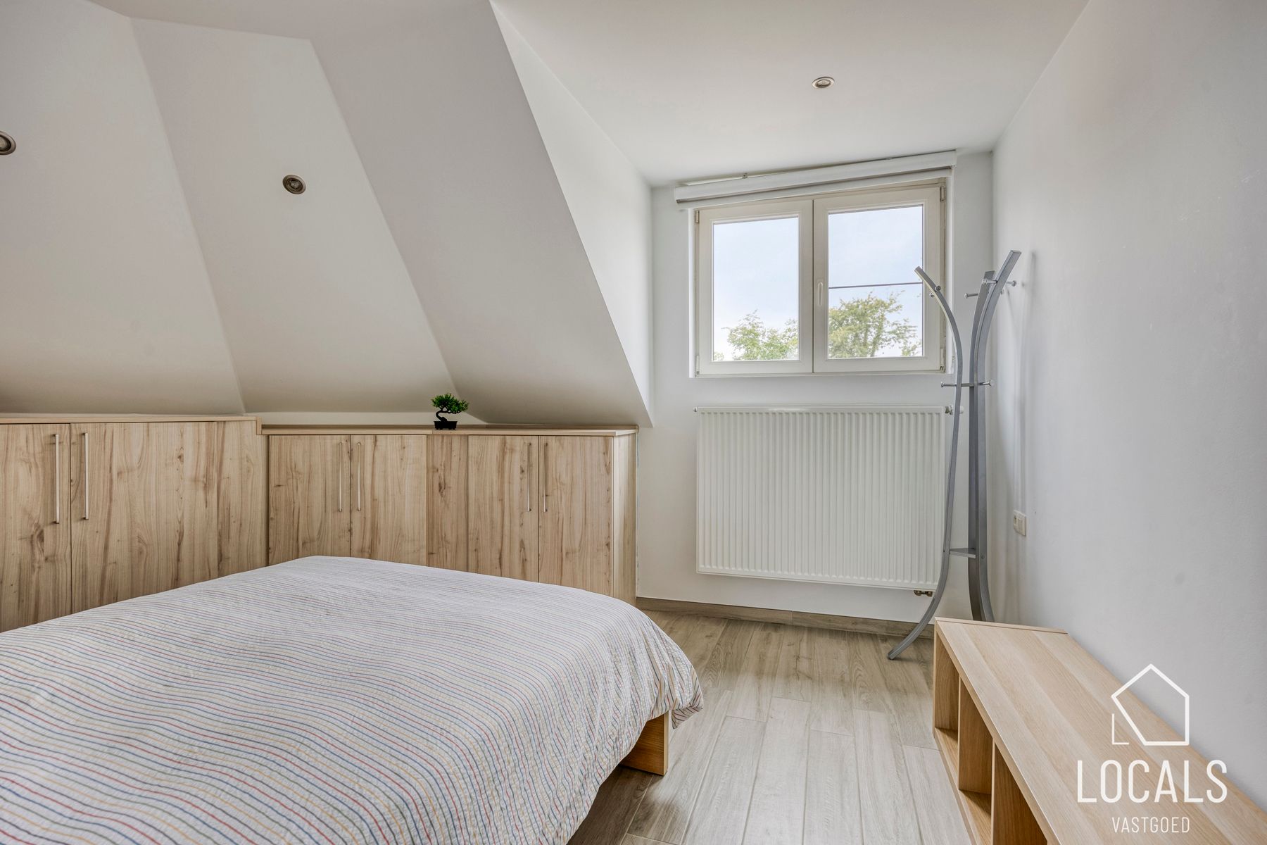 Instapklare gezinswoning te koop in hartje Denderleeuw foto 17