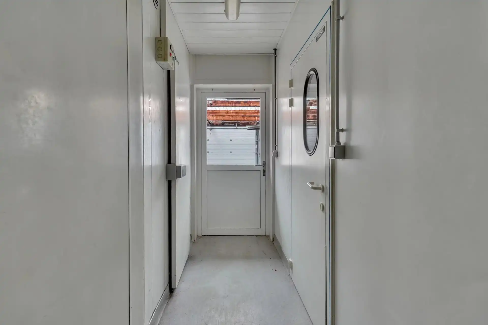 Ruim handelspand op toplocatie foto 13