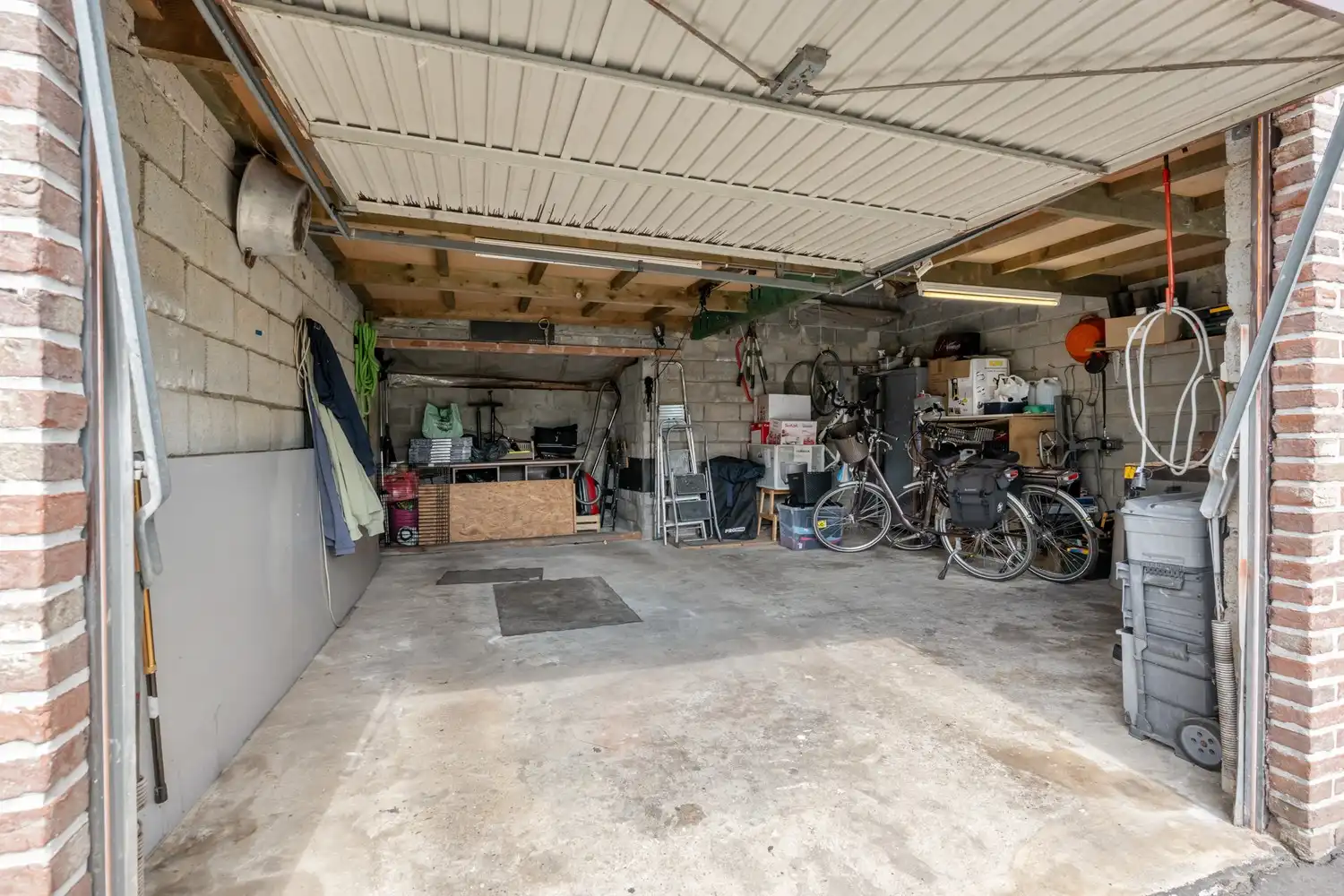 Rustig gelegen open bebouwing met 4 slaapkamers, ruime tuin en garage in Sint-Truiden. foto 15