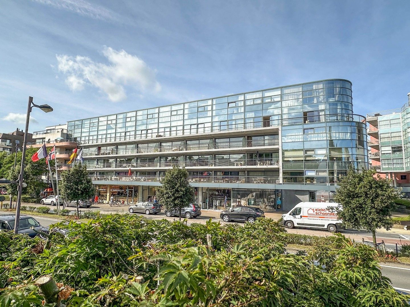 Instapklaar appartement met 2 zonneterrassen nabij de Zeedijk. foto 12