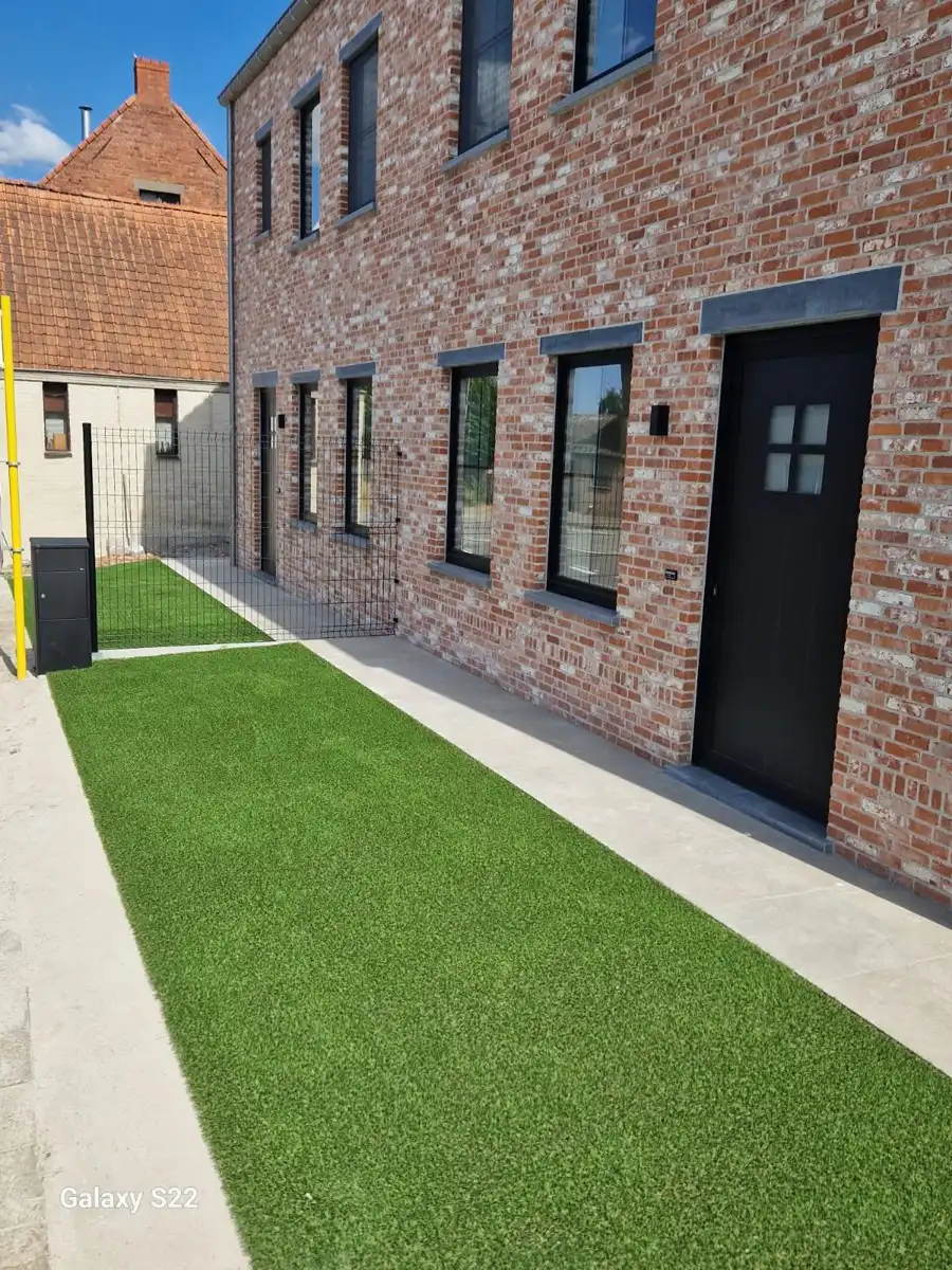 Instapklare energiezuinige woning met 3 slaapkamers op een rustige ligging langs het Kanaal Gent-Brugge foto 2
