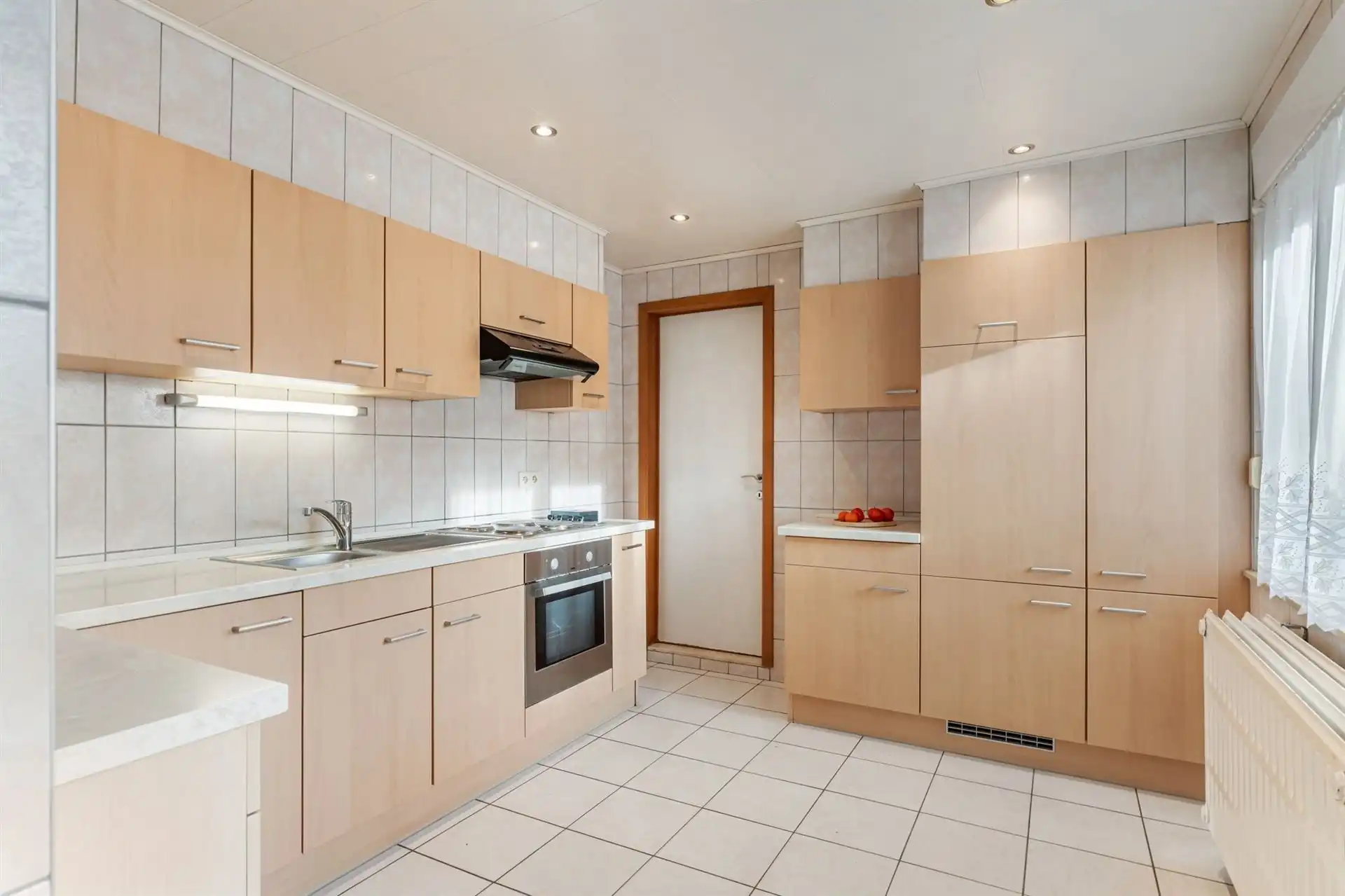 Eengezinswoning met tuin. foto 10