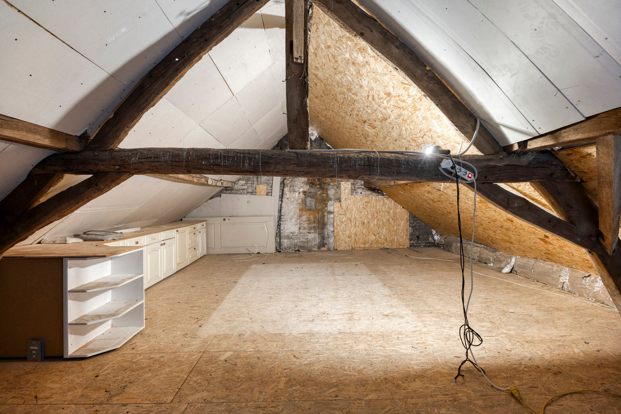 Deels gerenoveerde woning met prachtig verzicht op 14 are foto 17