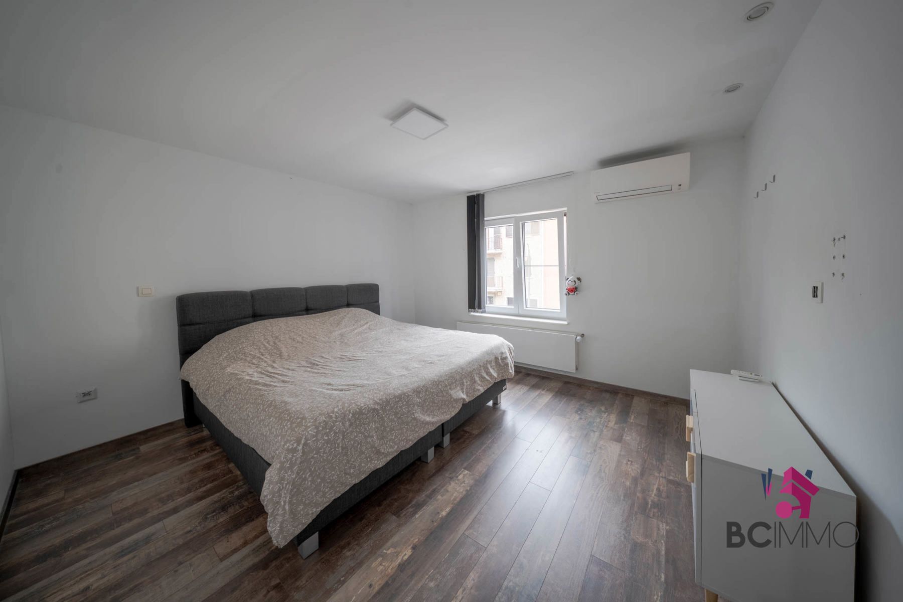 Gerenoveerde rijwoning op gunstige locatie foto 8