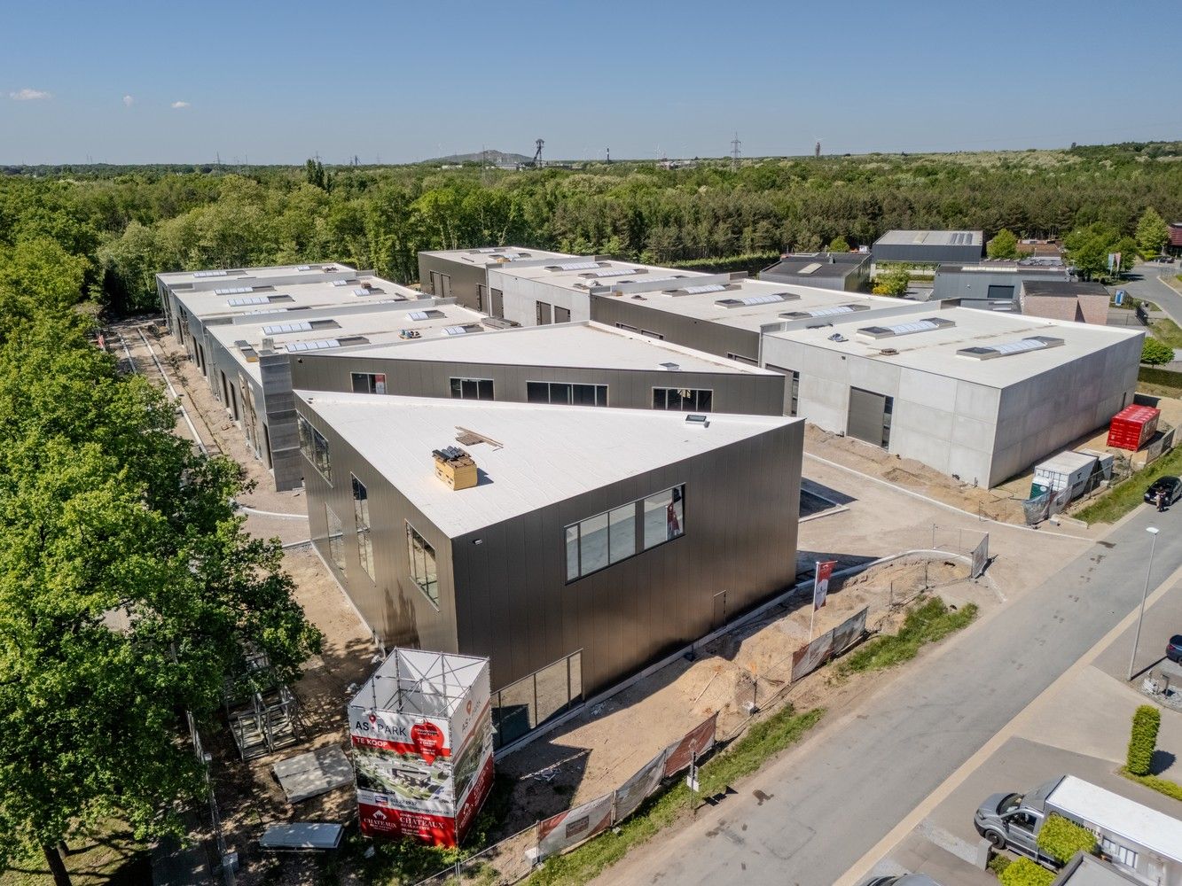 KMO-unit 22 +/- 317m² foto 5