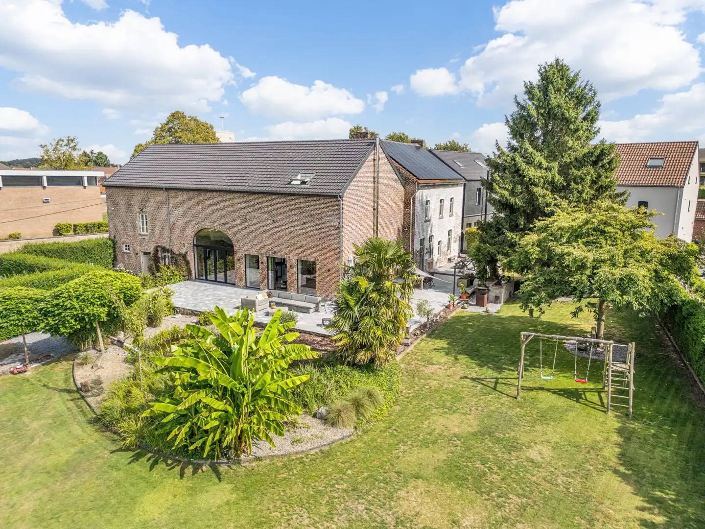 Karaktervolle gerenoveerde hoeve met 576 m² woonoppervlakte op 28a 02ca in Landen-Walshoutem. foto 2
