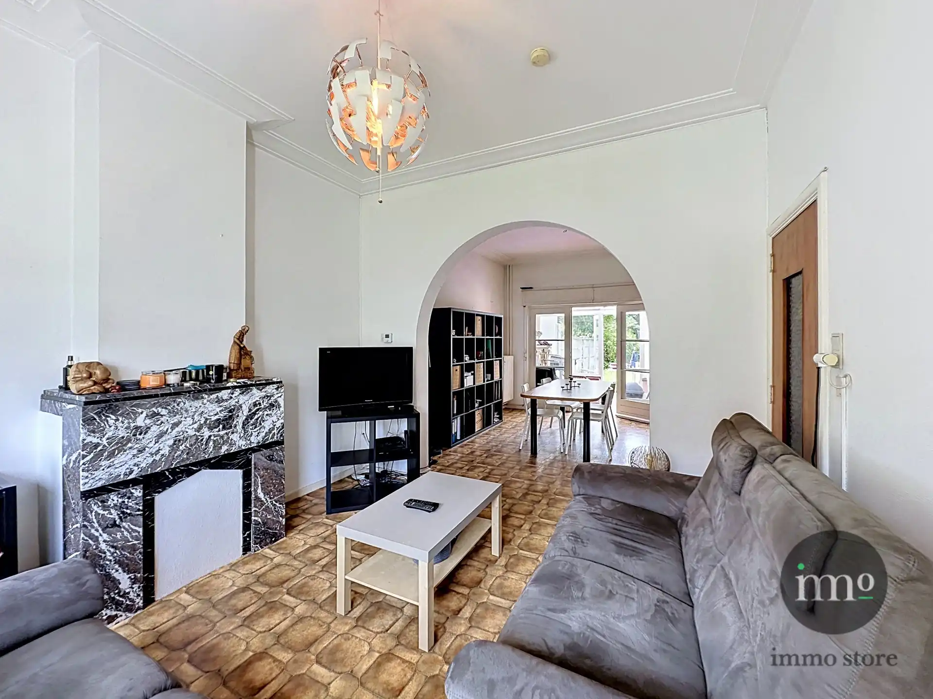 CHARMANTE driegevel woning met GEZELLIGE TUIN foto 4