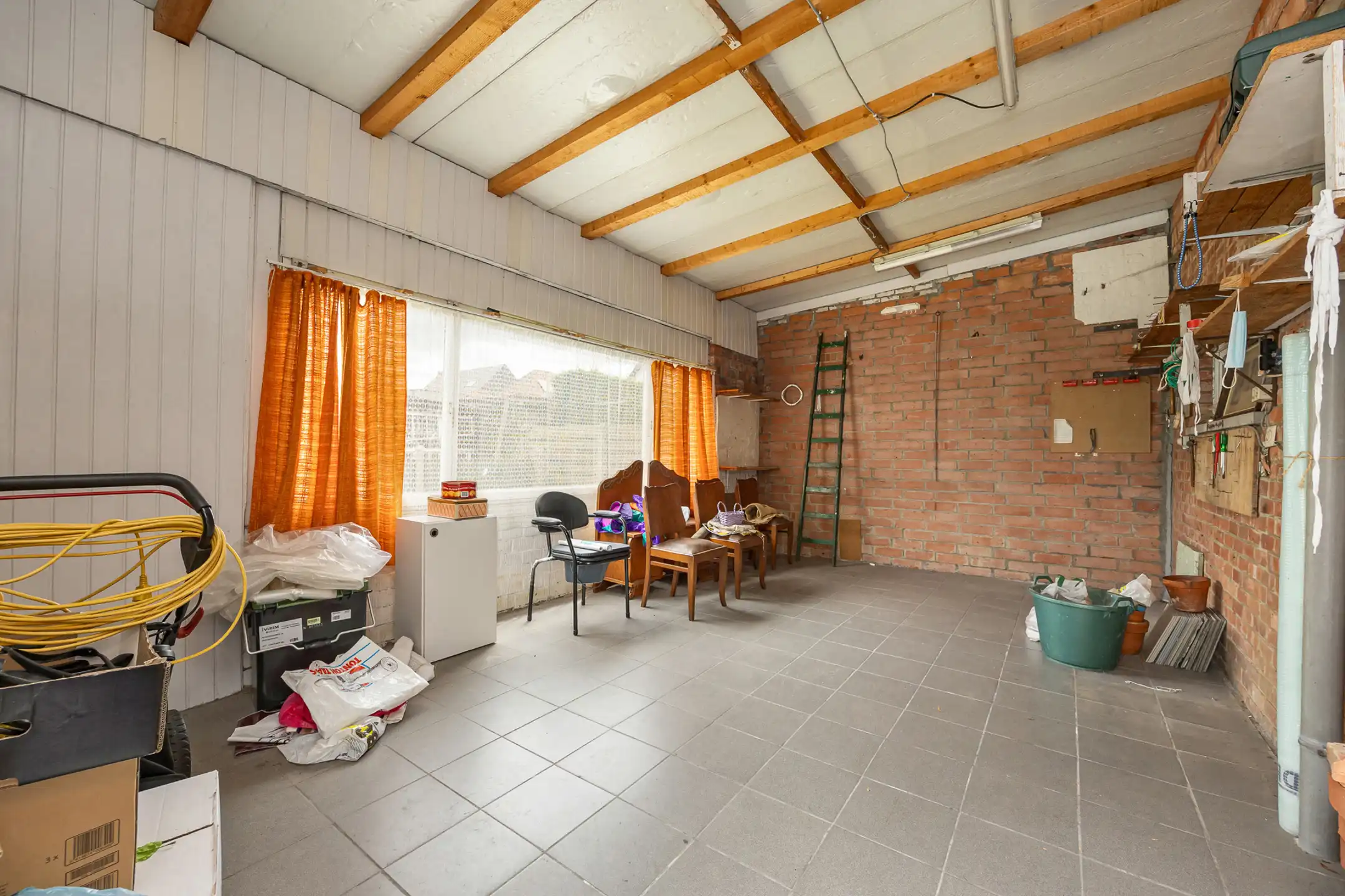  Halfopen bebouwing met tuin en garage foto 16