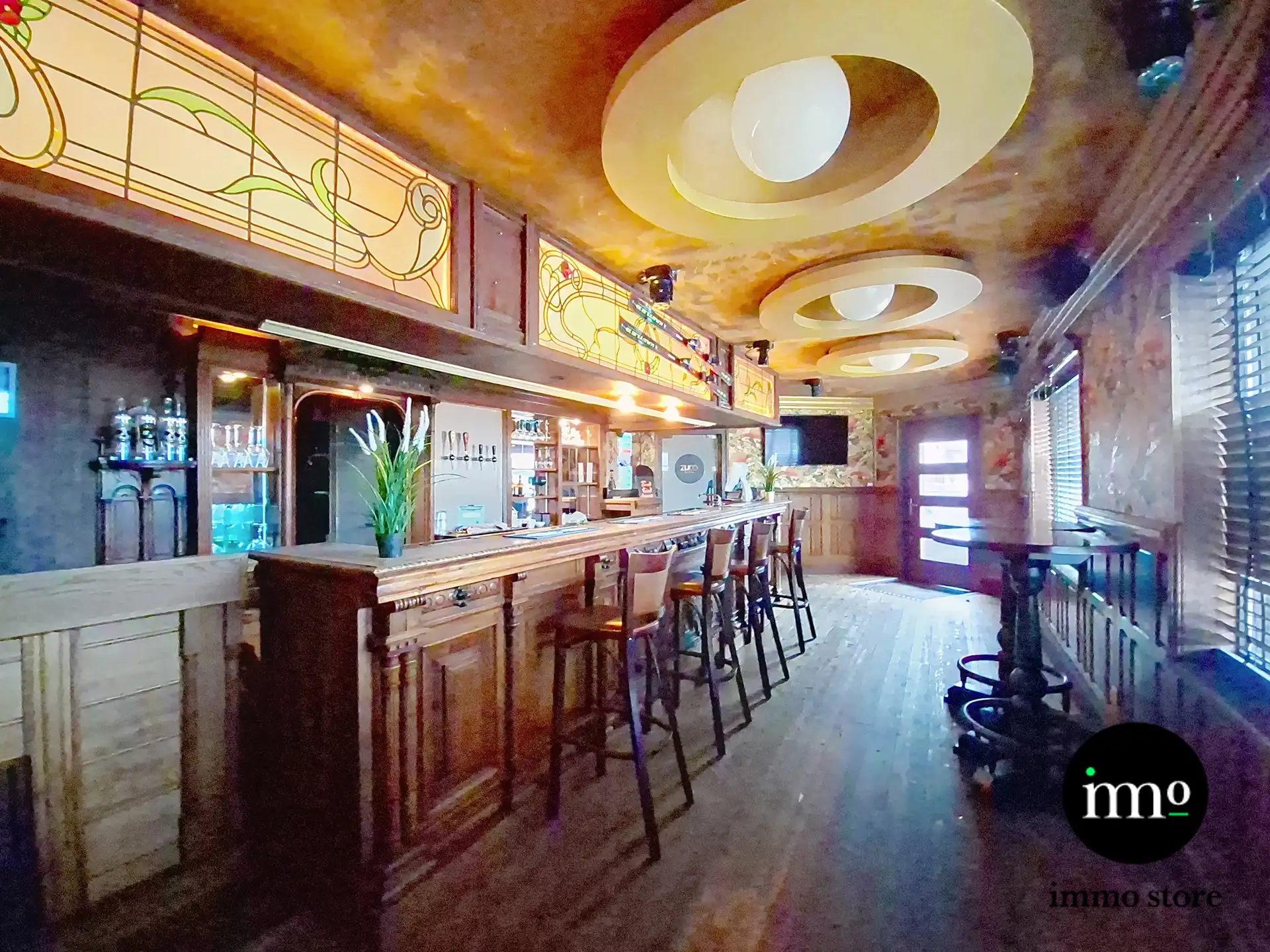 Nightclub met 4 bars en veel meer! foto 21