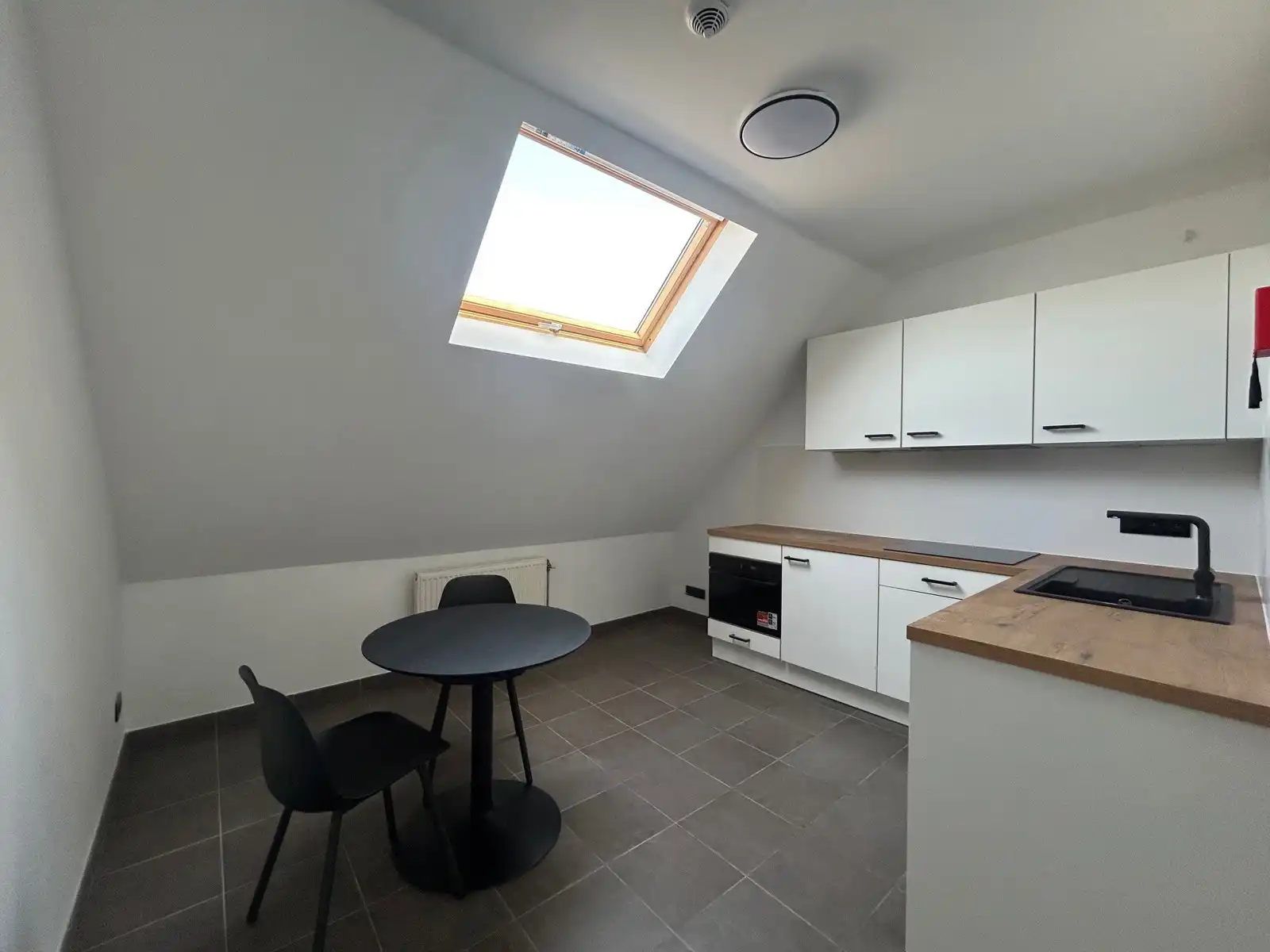 Zeer ruime studio (32m²) Tiensestraat Leuven  foto 2