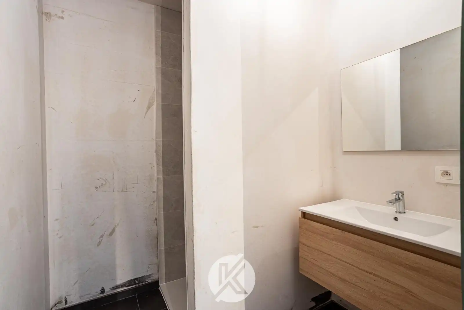 Kwalitatieve woning in moderne stijl foto 21