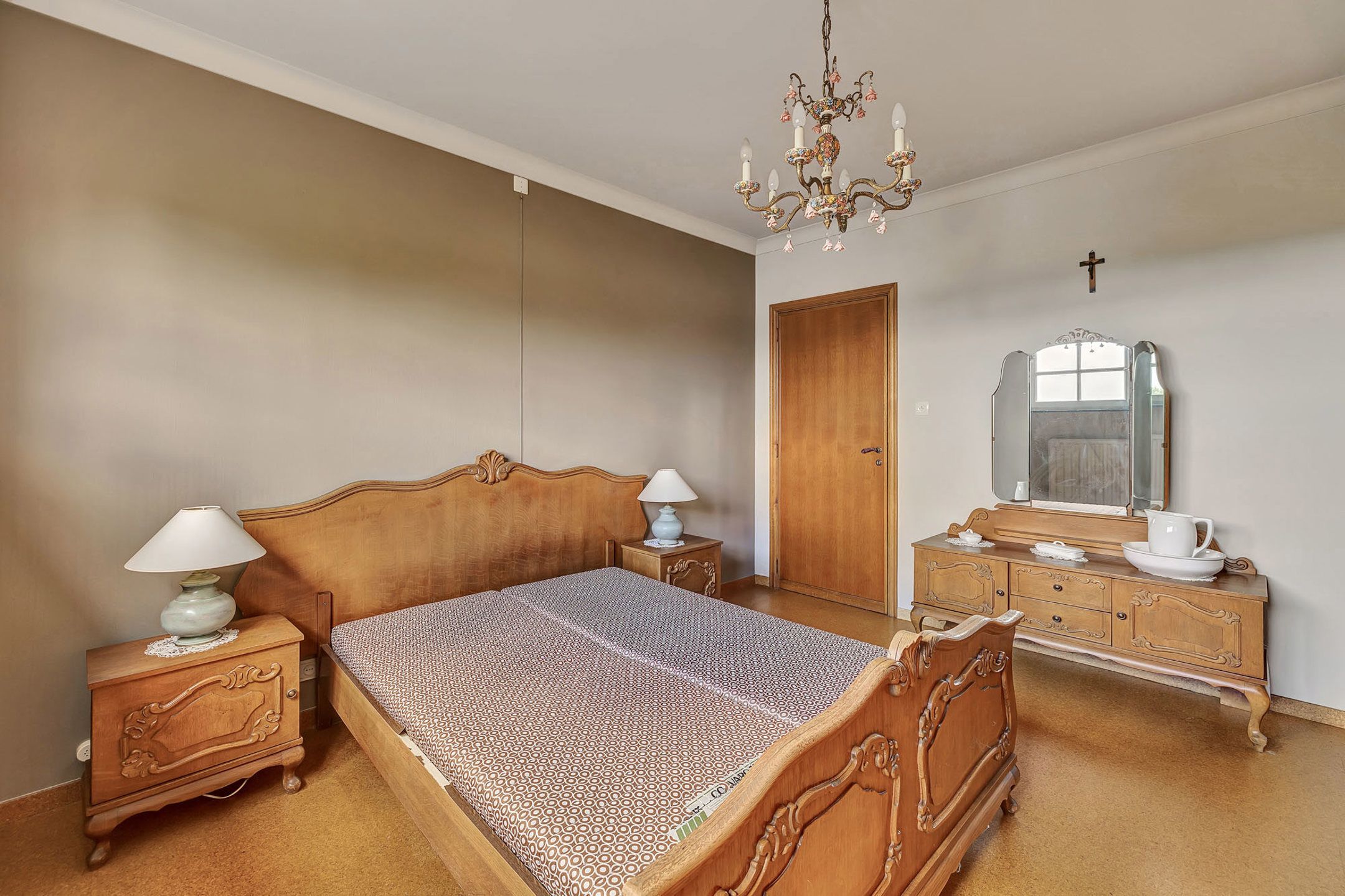 Prachtige villa met achterliggende loods van +/- 200m² foto 15