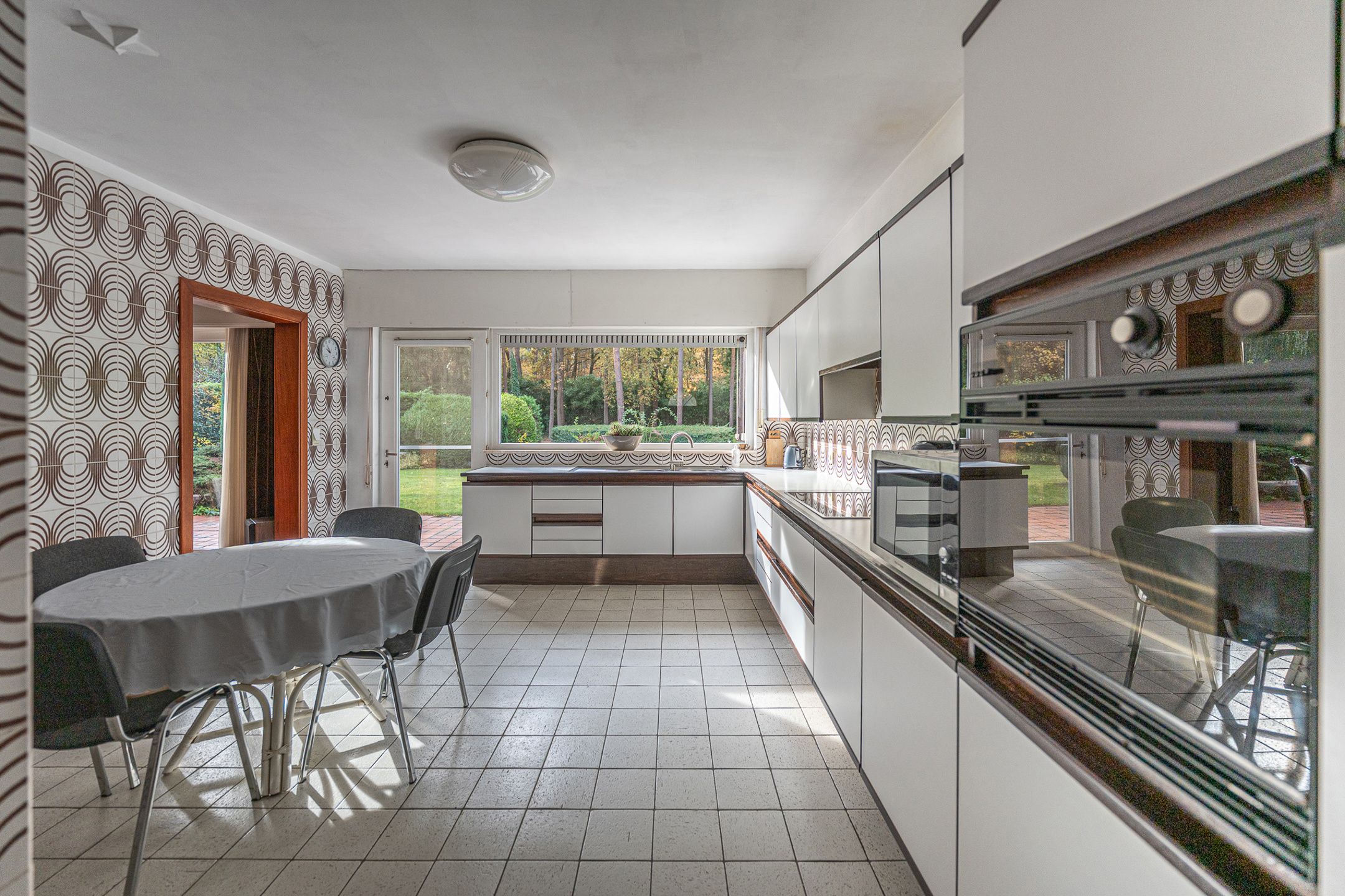 Ruime gezinswoning  in residentiële, groene omgeving foto 13