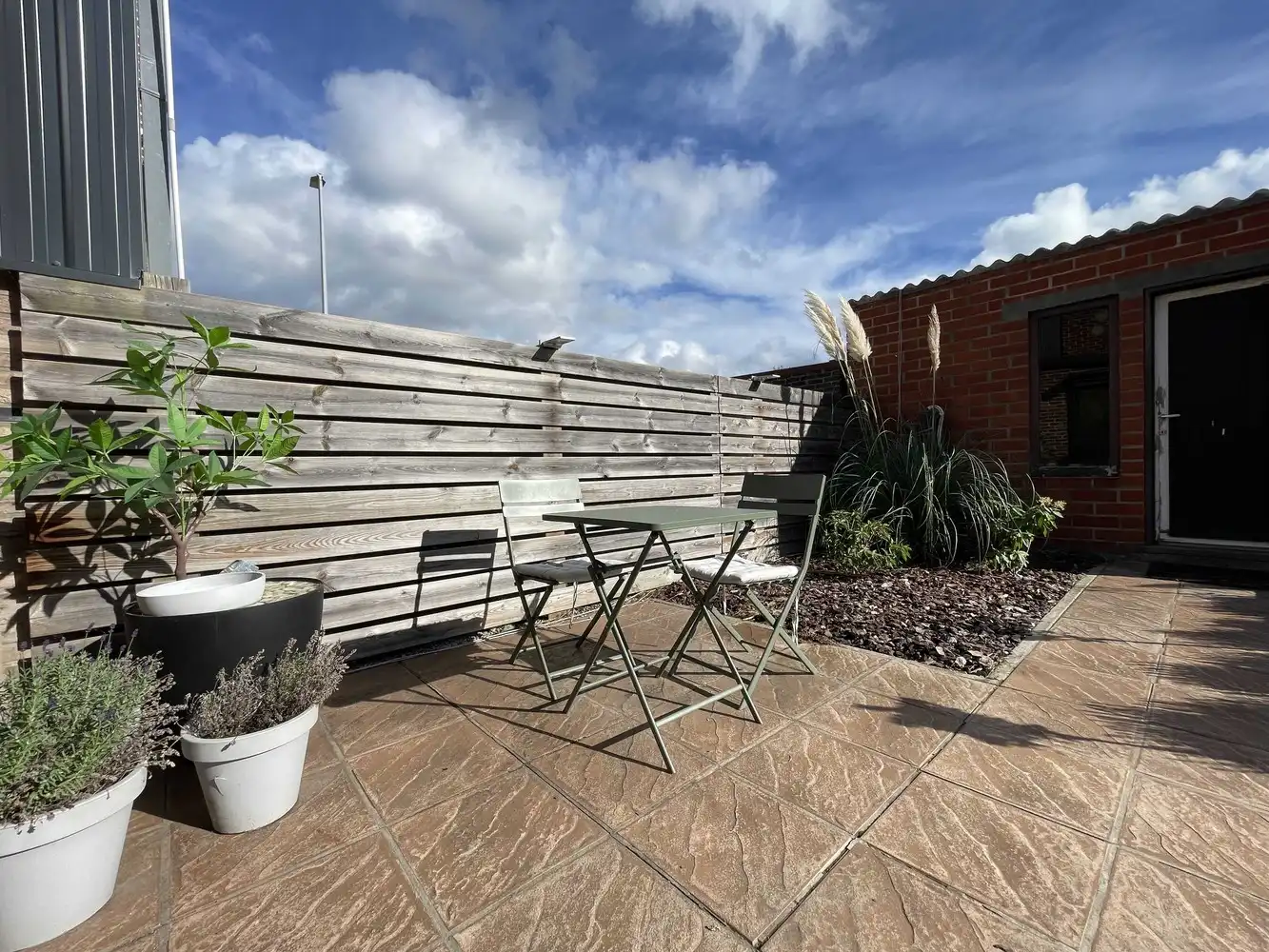 Instapklare gezinswoning met diepe tuin foto 10