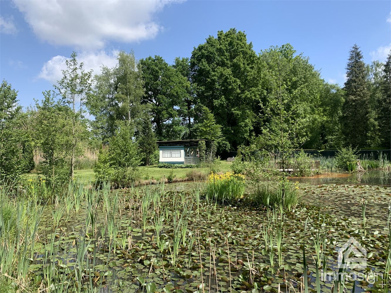 Idyllische parel voorzien van vijver gelegen te Oudsbergen foto 22