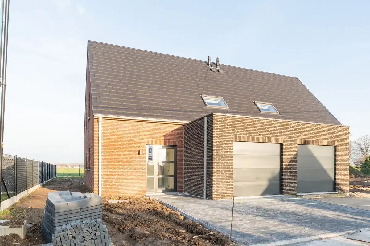 2 nouvelles maisons avec garage à Saint-Léger foto 2