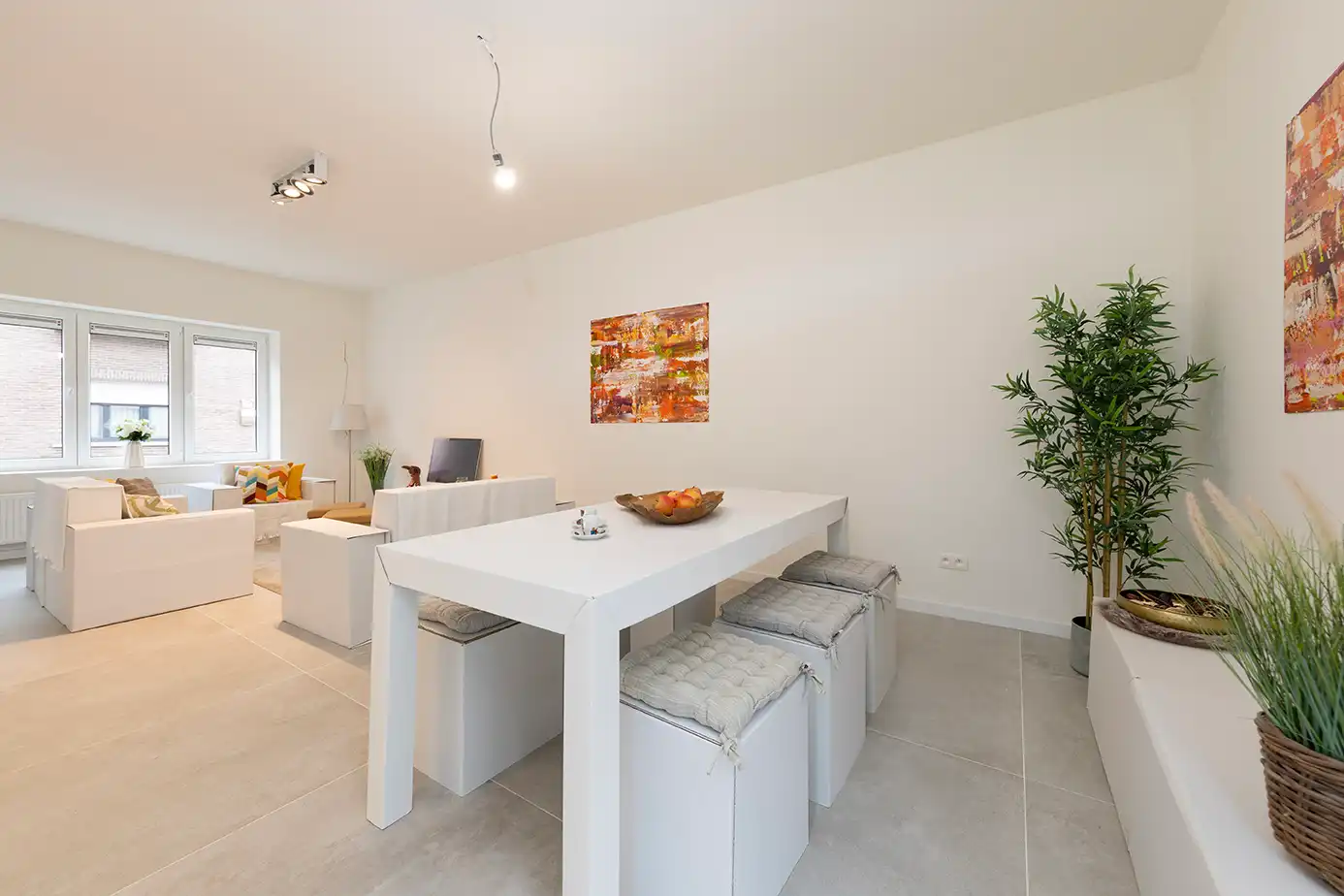 Volledig gerenoveerde woning met 3 slpk, tuin & garage foto {{pictureIndex}}