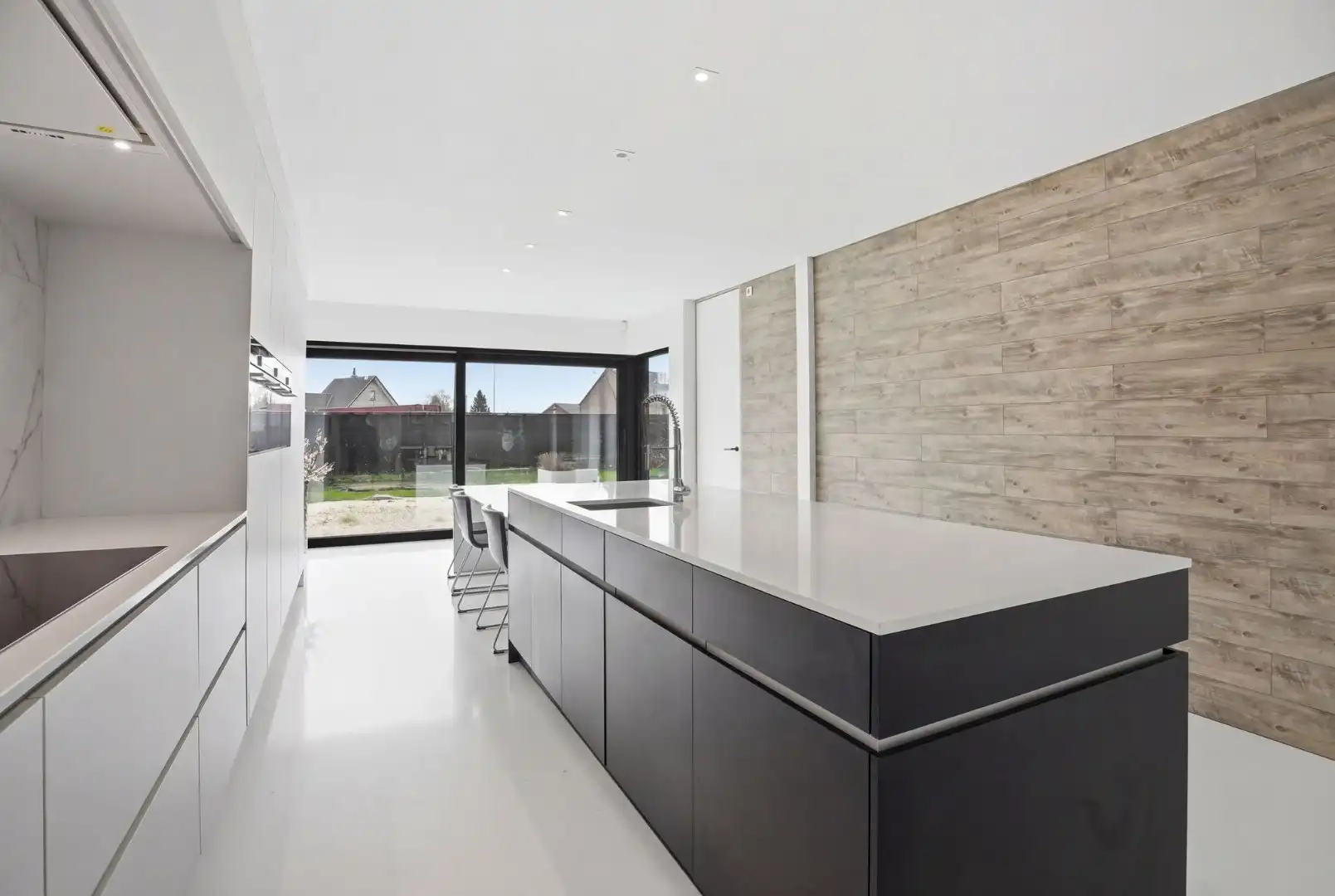 Alleenstaande woning (BJ2016) op 663m² met inpandige garage, 4 slks en 2 badkamers te Kuurne. foto 10