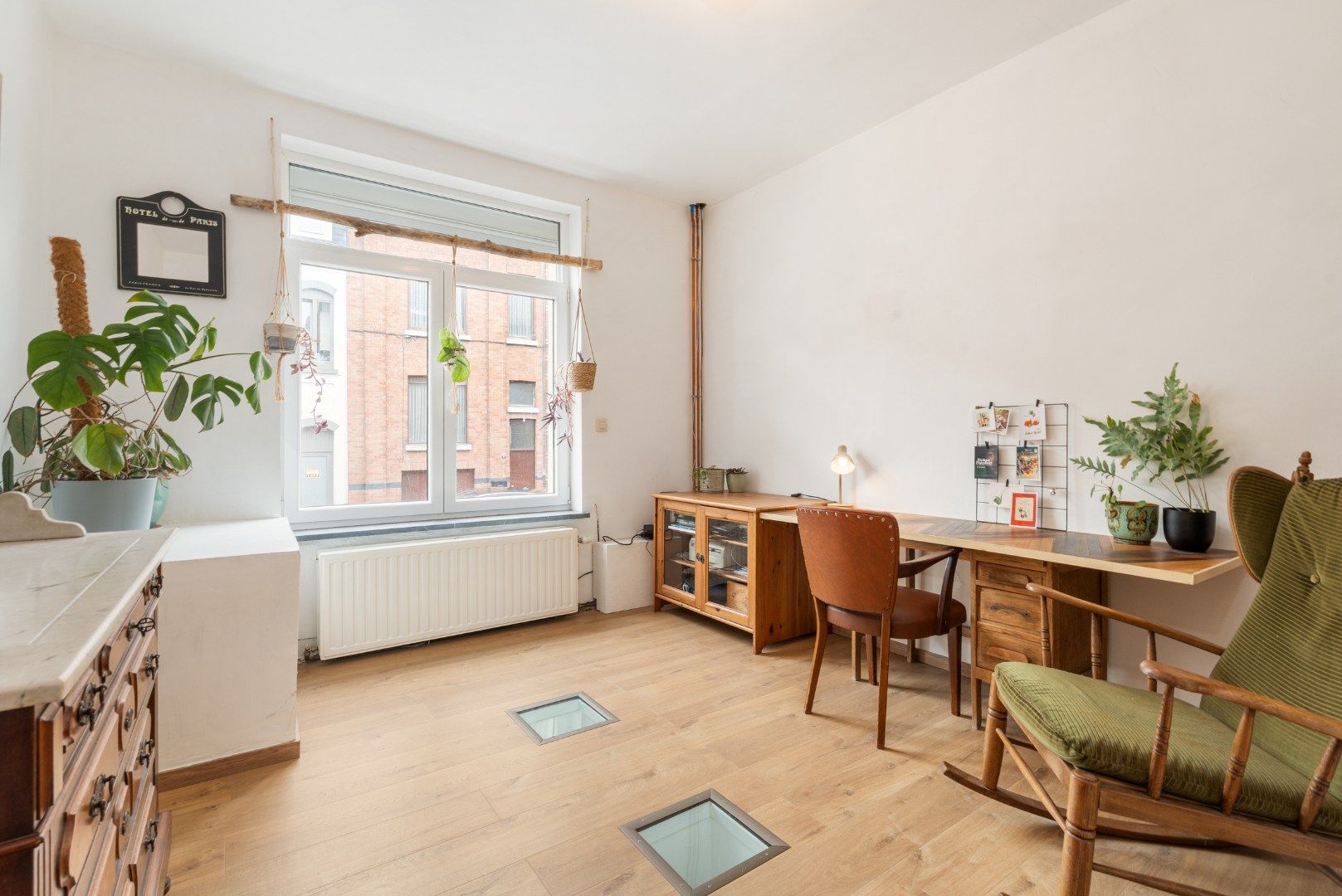 Instapklare en volledig gerenoveerde rijwoning te koop in Oostende – Hennepstraat foto {{pictureIndex}}