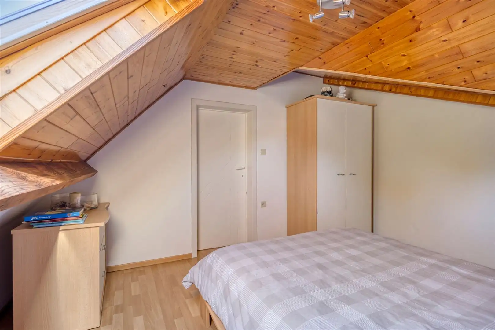 TE KOOP: Uniek woon- en investeringspand met ruime woning en 6 verhuurde studio’s te Heusden-Zolder! foto 30