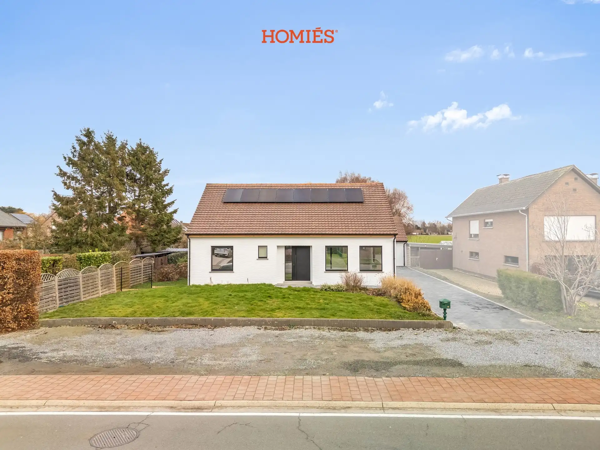 Volledig gerenoveerde woning met 4 slaapkamers foto {{pictureIndex}}