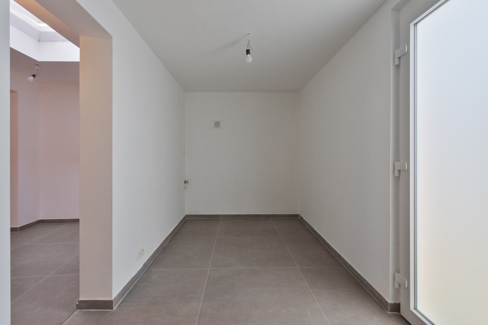 Recent gerenoveerde woning met groen zicht in Ruiselede foto 23