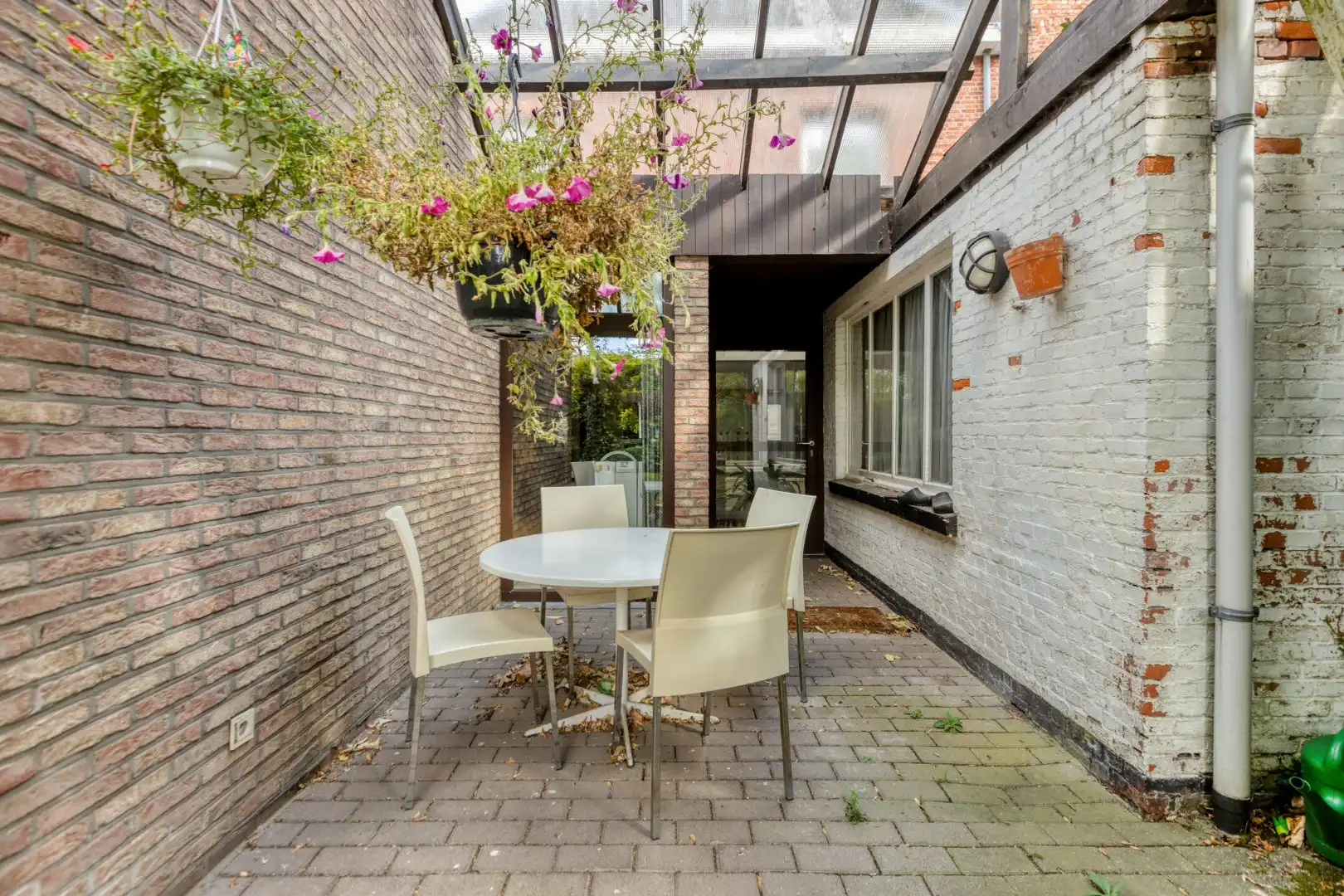 Ruim ingedeelde woning met oa 3 slpks op een gunstige locatie in het centrum foto 28