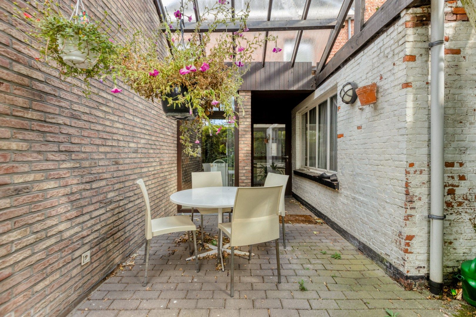 Ruim ingedeelde woning met oa 3 slpks op een gunstige locatie in het centrum foto 28