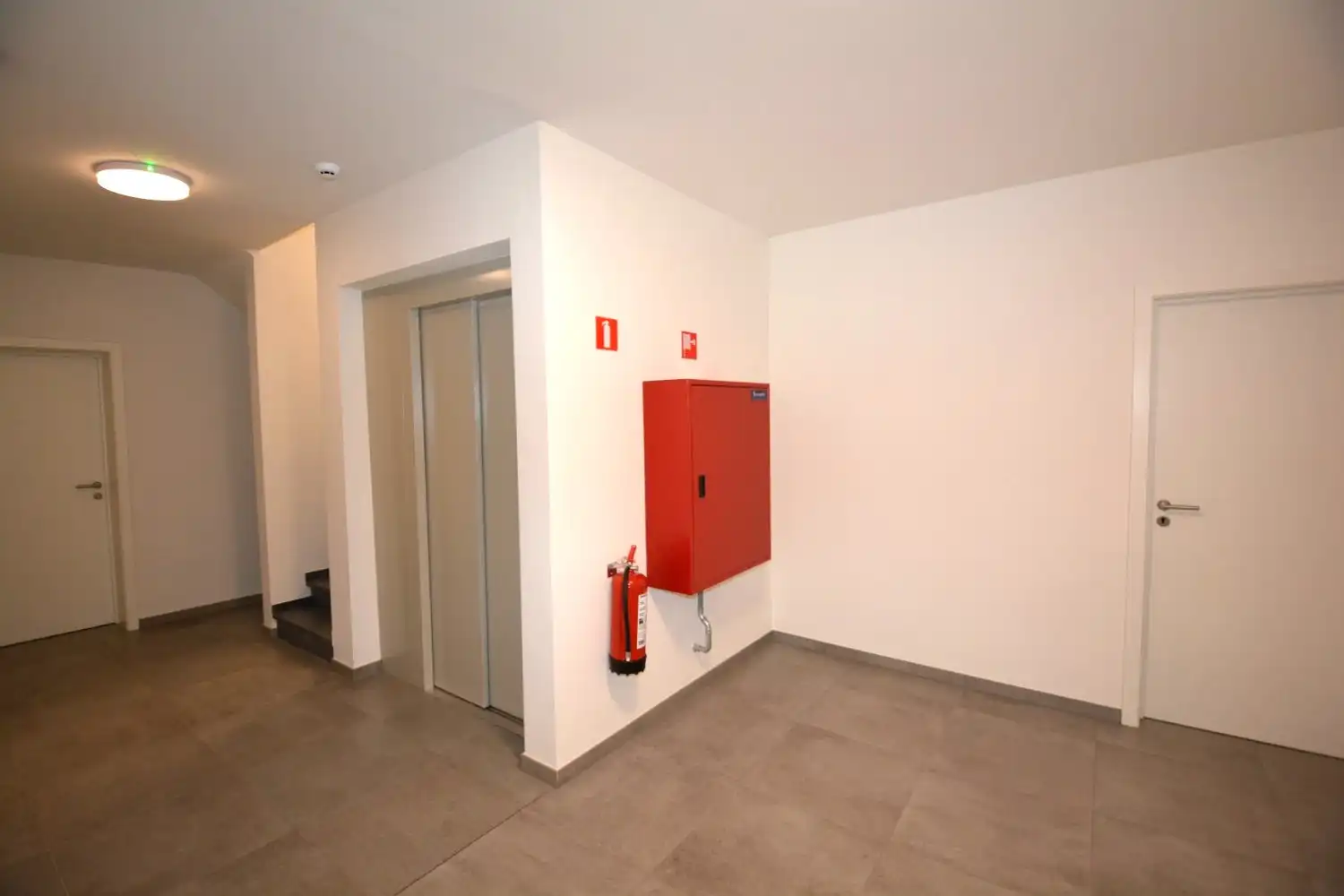RECENT APP. MET 2 SLK EN TERRAS TE CENTRUM EDEGEM! foto 11
