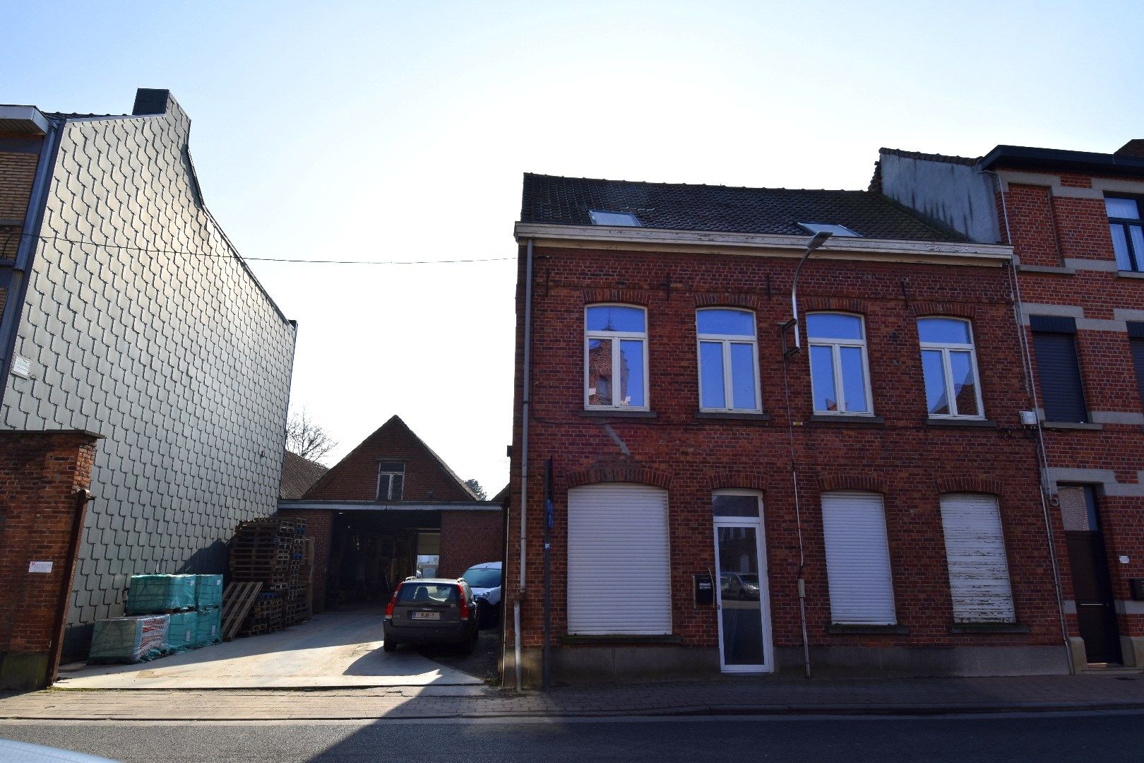 Unieke investeringskans in een gegeerde straat van Menen, te koop foto 14