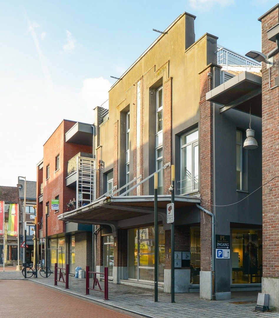 Dakappartement met één slaapkamer in het hartje van Maasmechelen foto 1