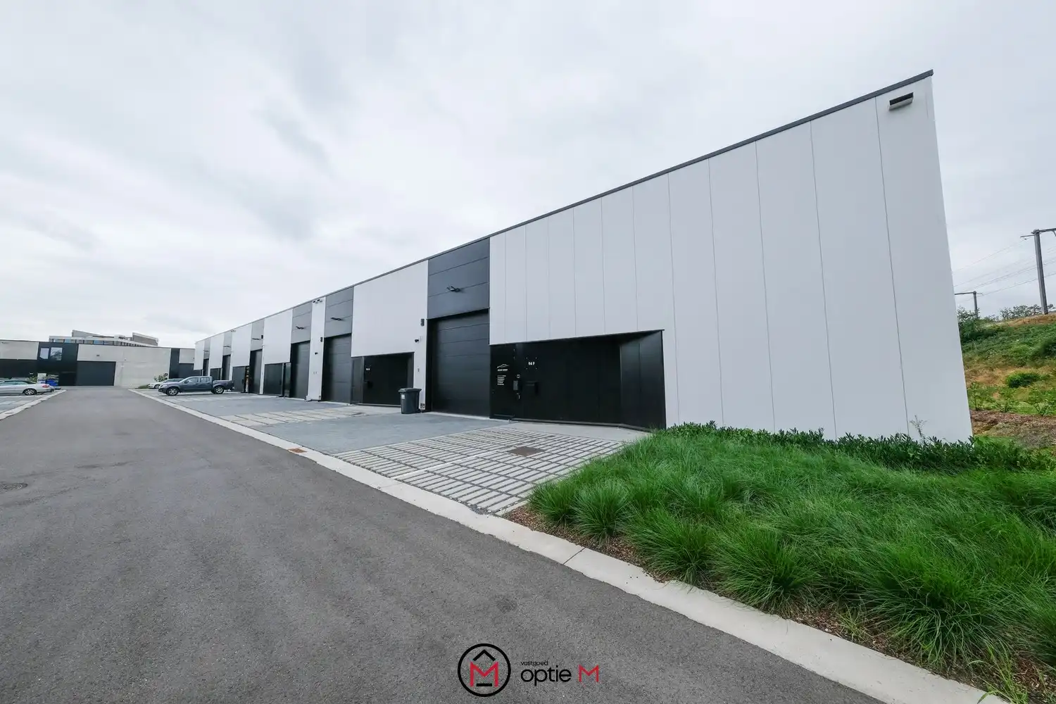 CENTRAAL GELEGEN KMO-UNIT 250m² foto 9