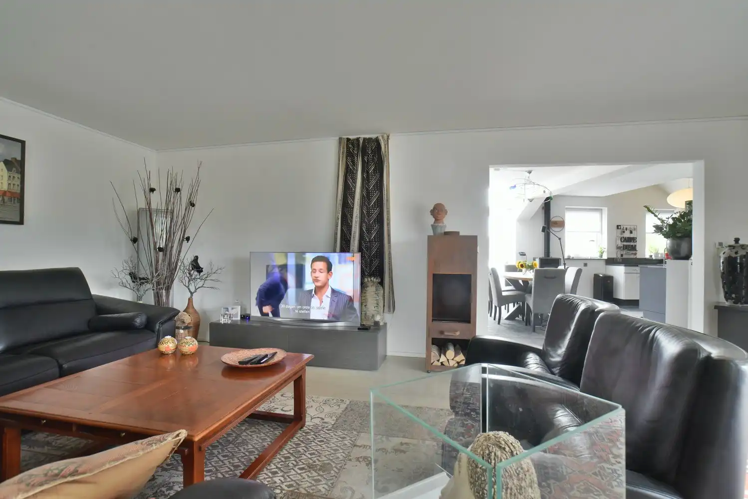 Modern, instapklaar appartement (194 m²) met 3 slaapkamers, 2 badkamers, een dubbele garage en riante kelder foto 8