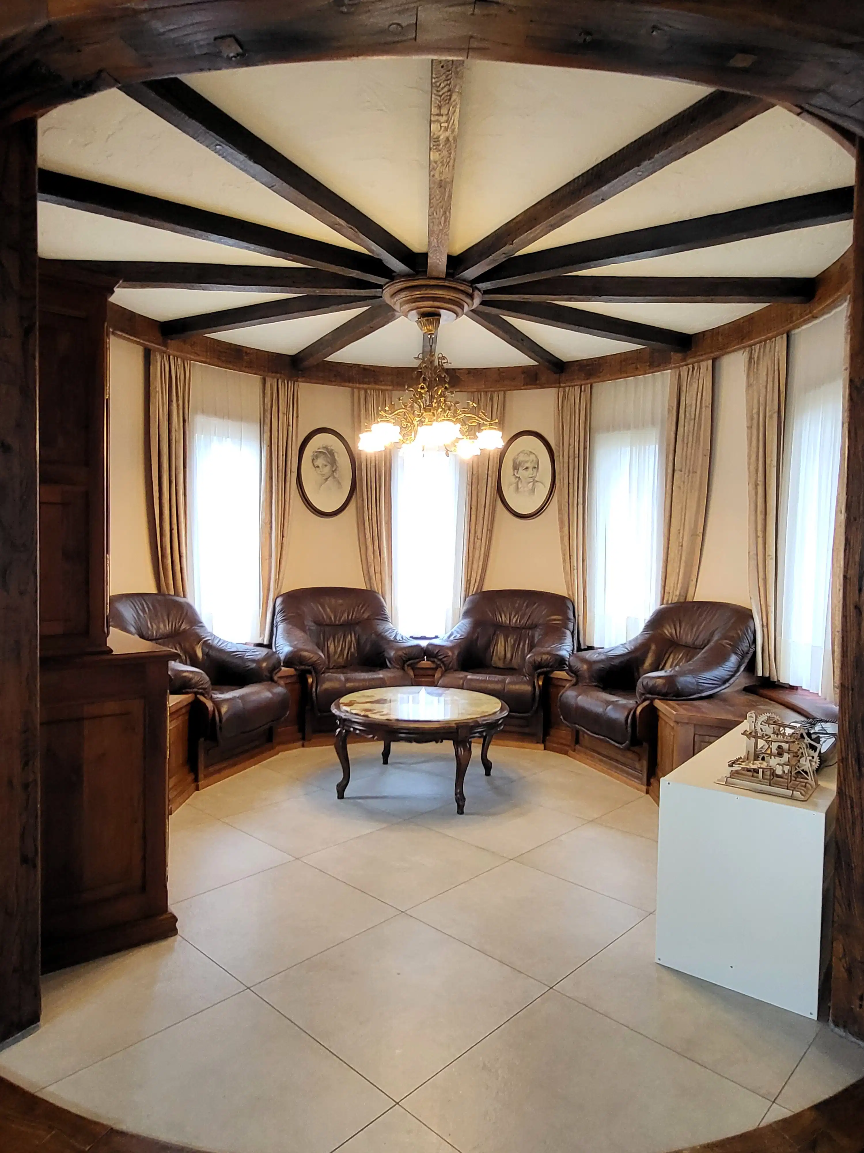 Dit uitzonderlijk ruim en energiezuinig landhuis op 4.149 m² combineert comfort, volume en een instapklare afwerking met tal van mogelijkheden. Topper! foto 14