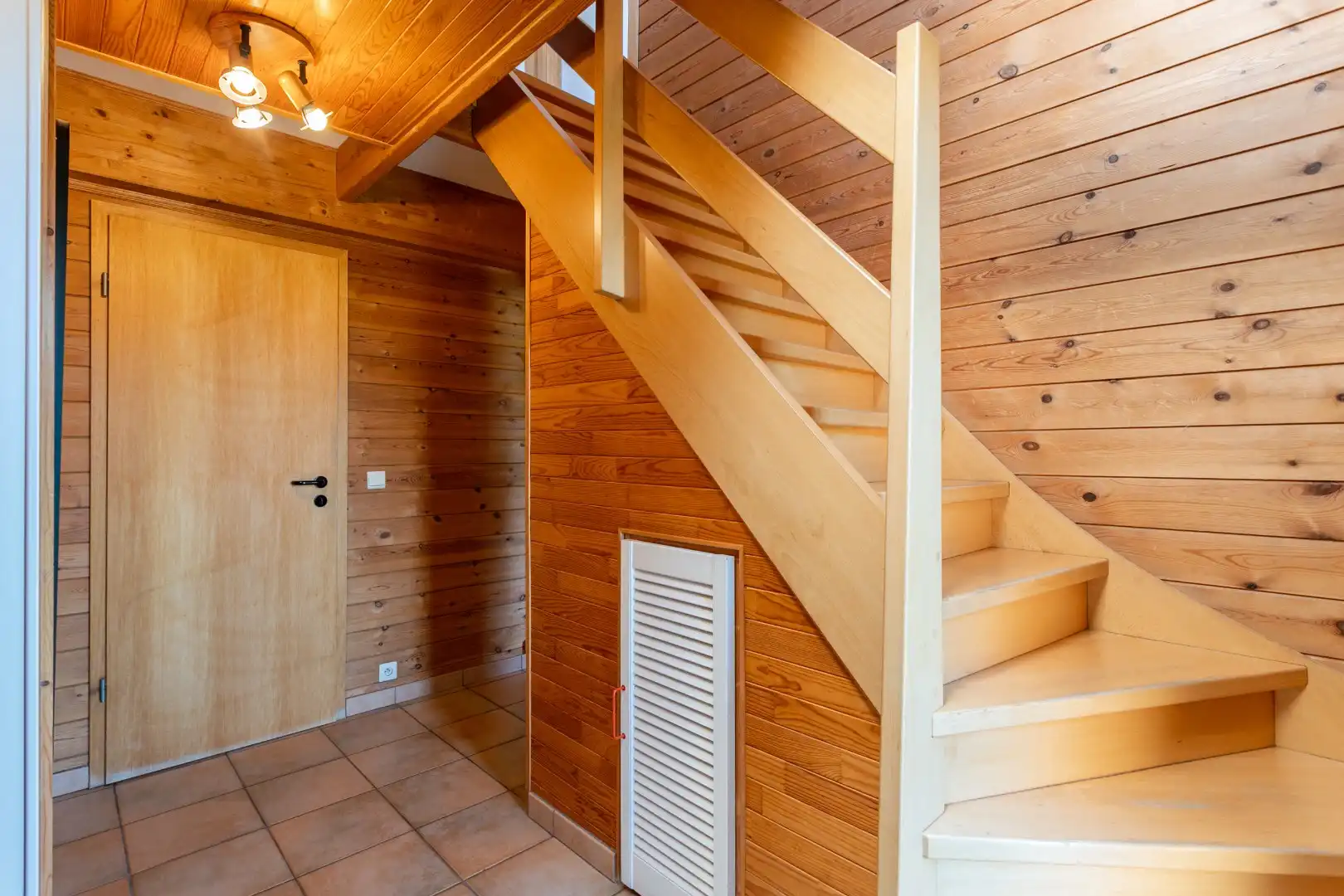 Ruime woning gelegen in een groene omgeving foto 4