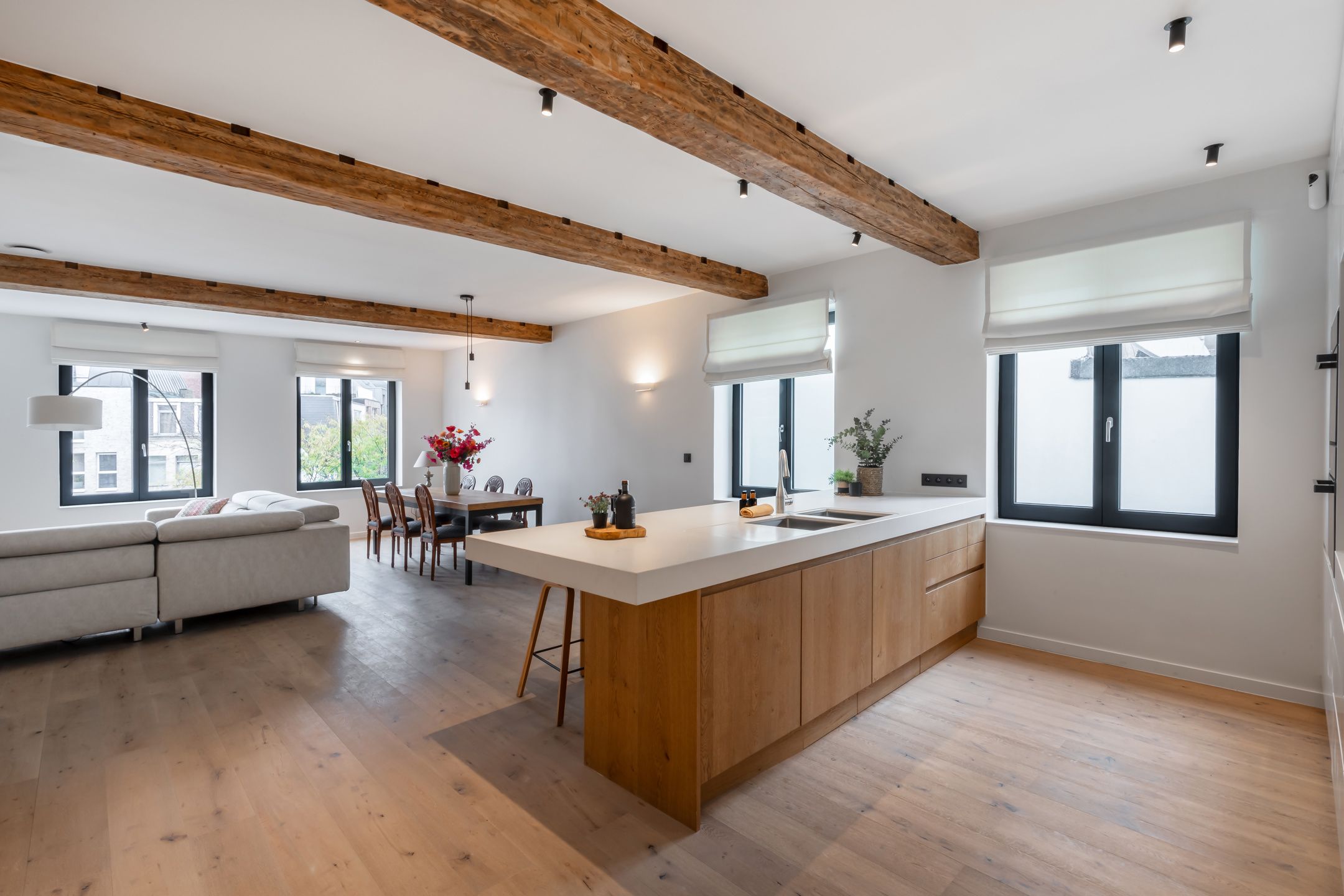 Penthouse met zeer ruim terras( 30m²), privé lift en spa foto 9