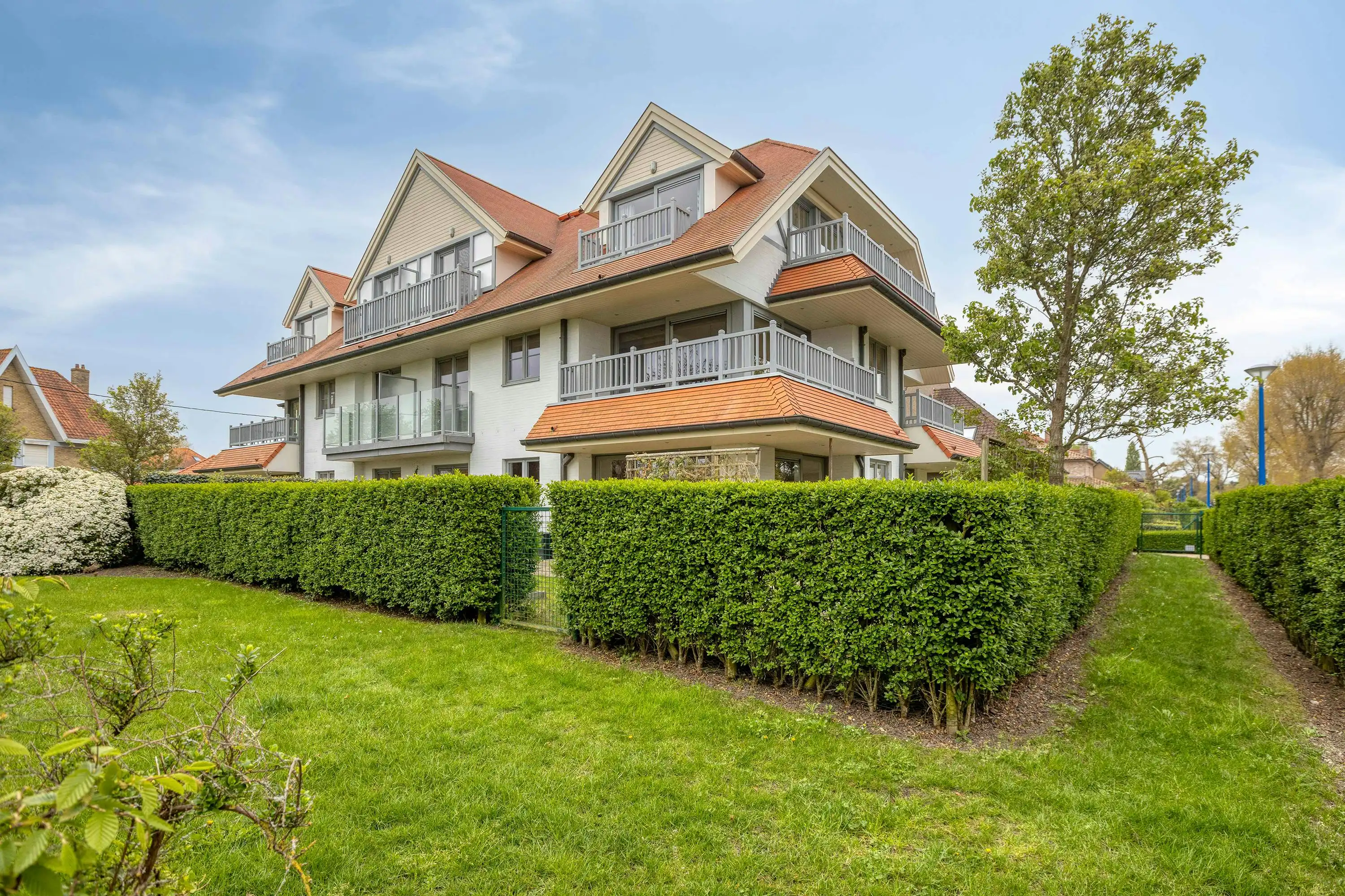 Gelijkvloers appartement (110m²) met tuin op topligging! foto 22