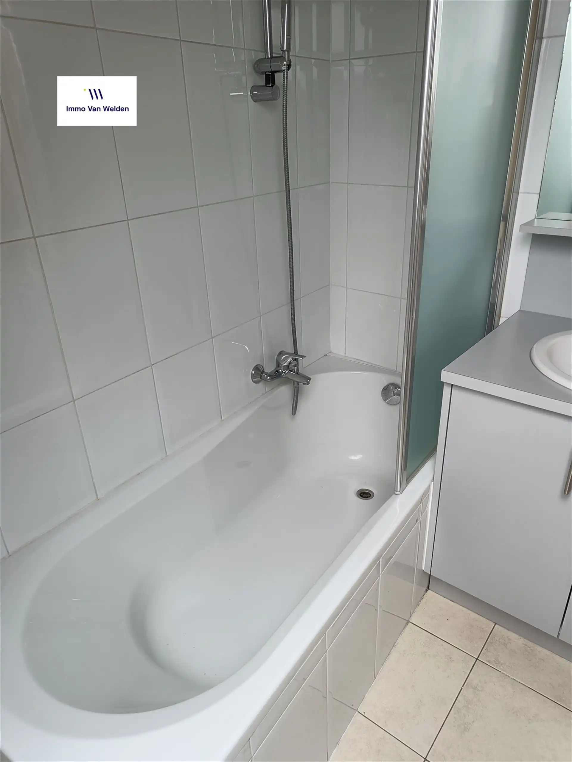 Appartement op vierde verdieping nabij centrum Oudenaarde met zonnig terras foto 11