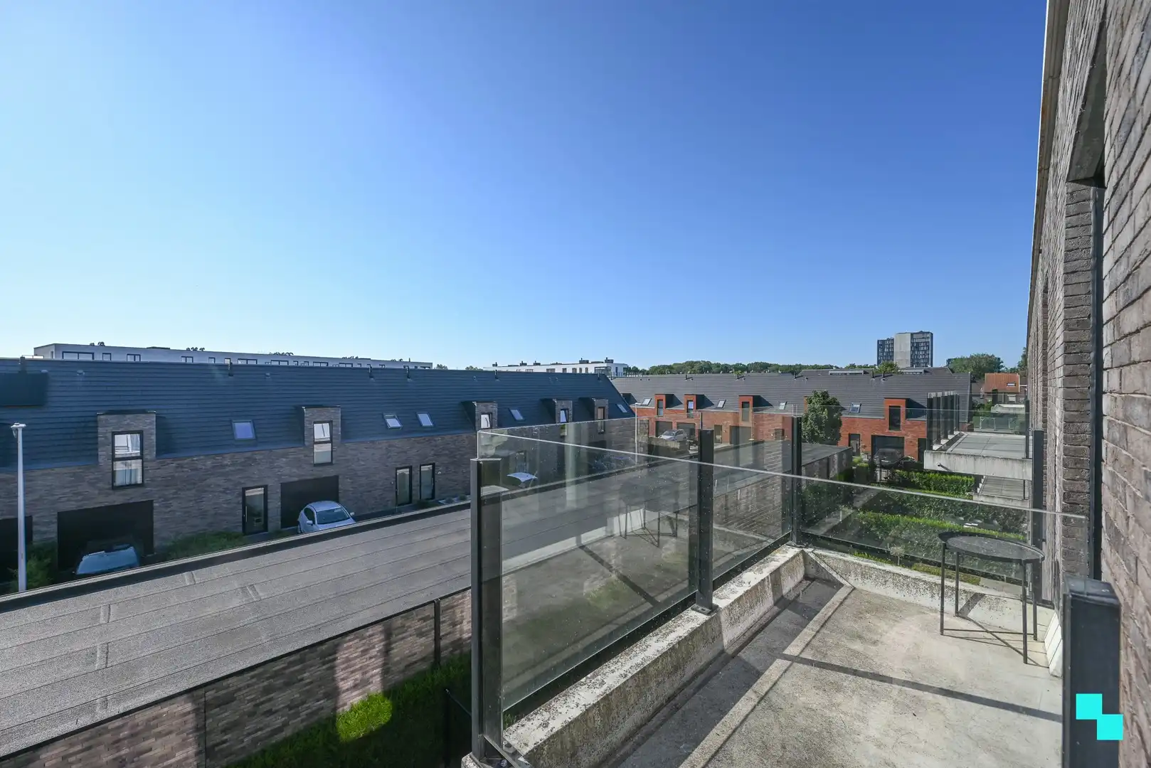 Instapklaar appartement met divers maatmeubilair te Izegem (Emelgem) foto 22