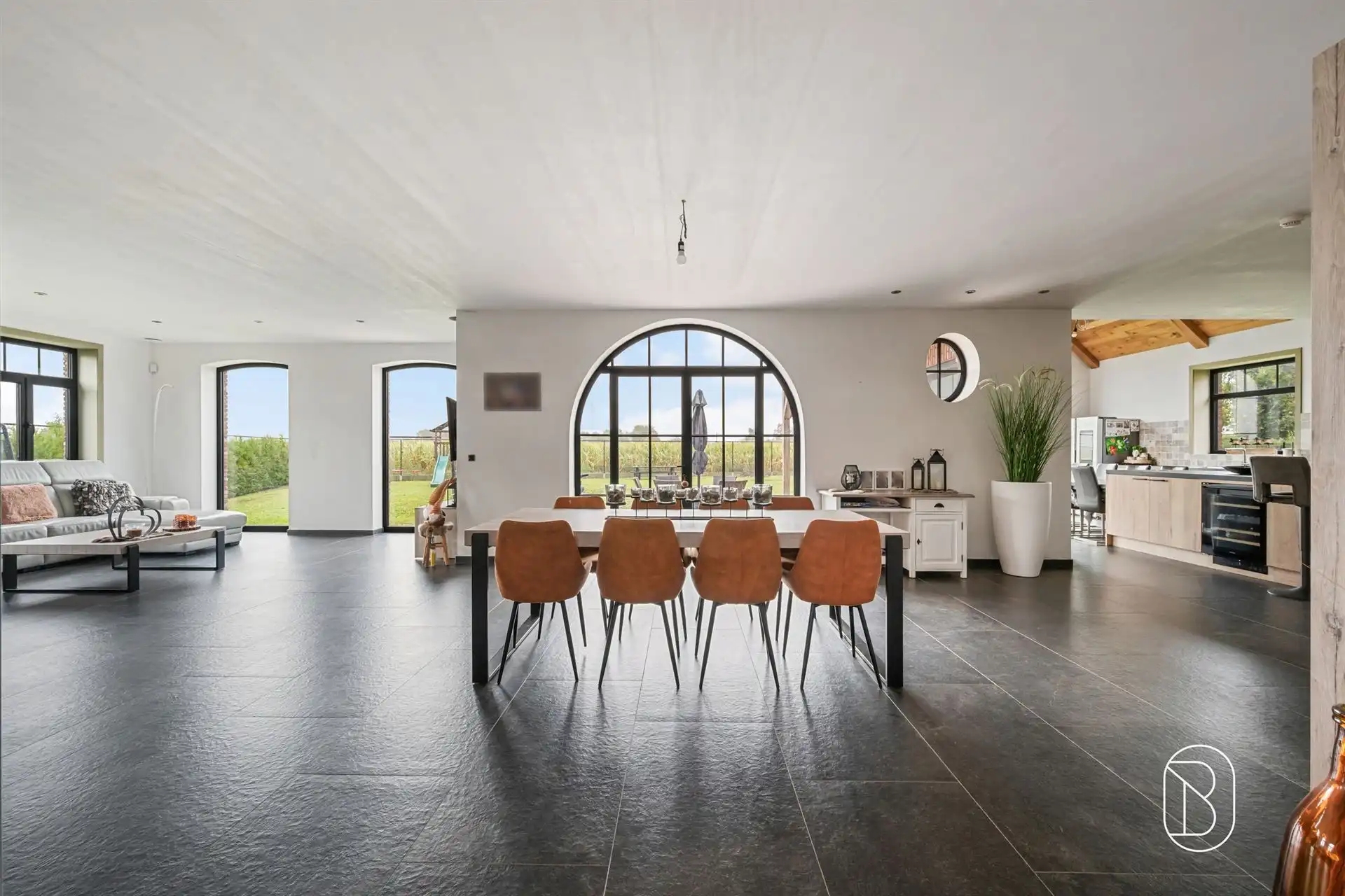 Recente pastorijwoning met 5 slk, lift en ruime tuin! foto 10